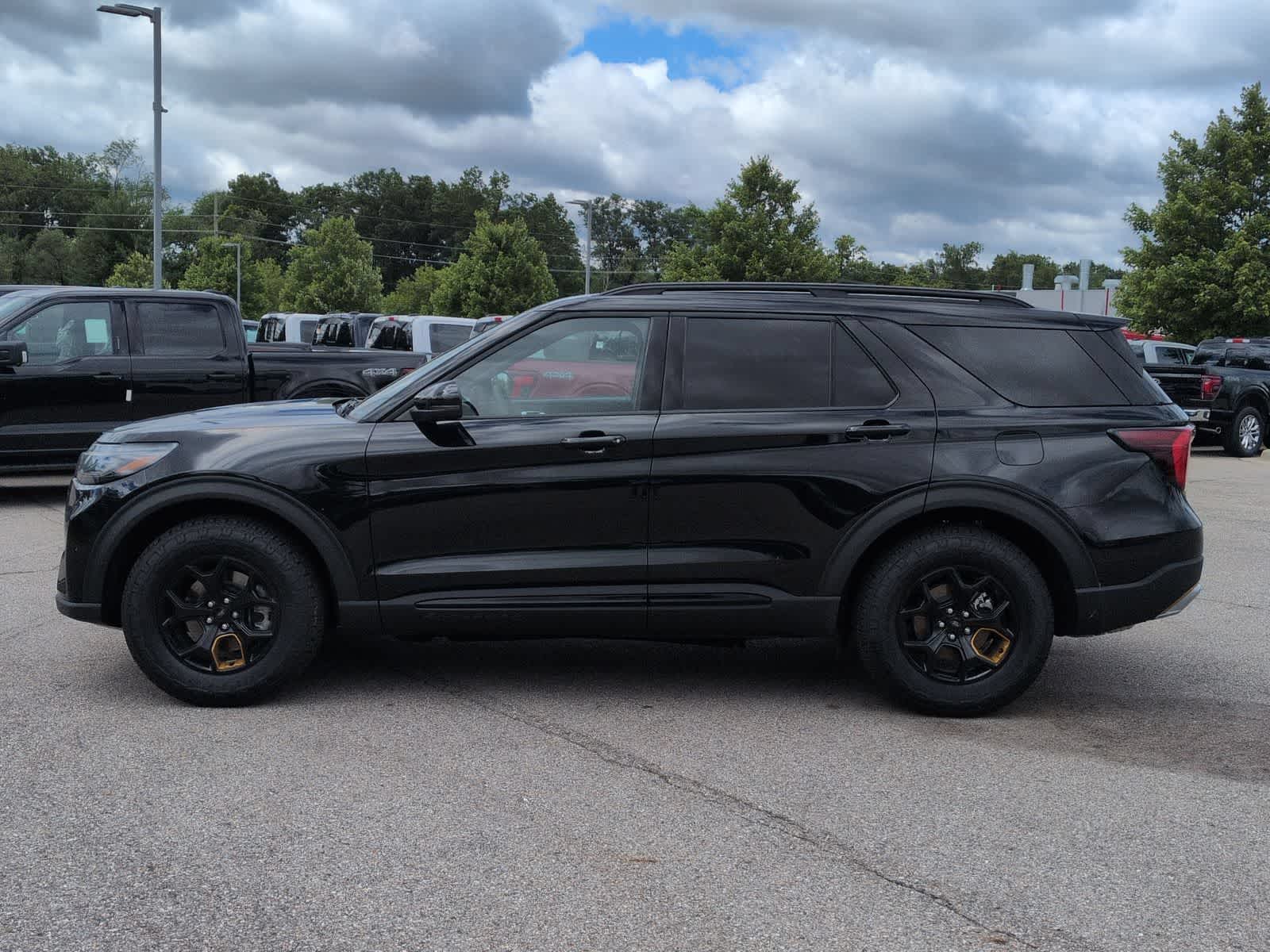 Thumbnail: 2026 Ford Explorer - 5