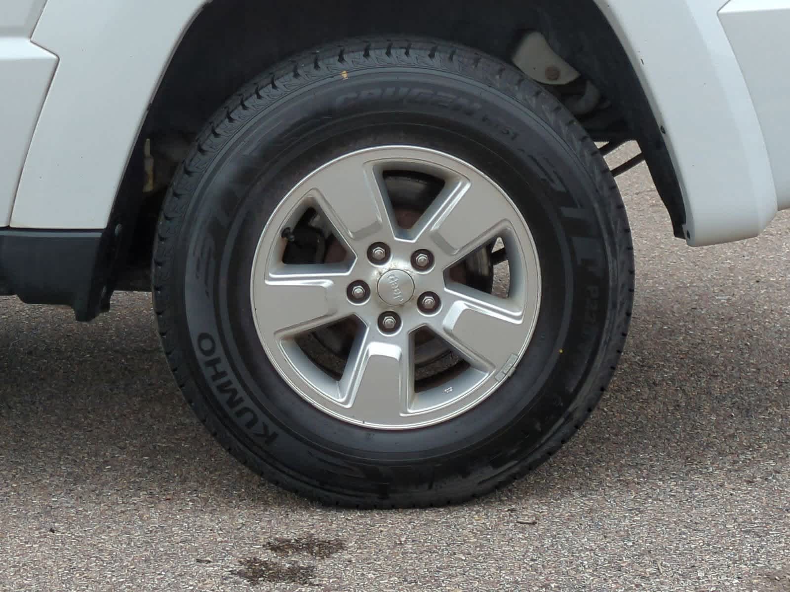 2012 Jeep Liberty Sport 14