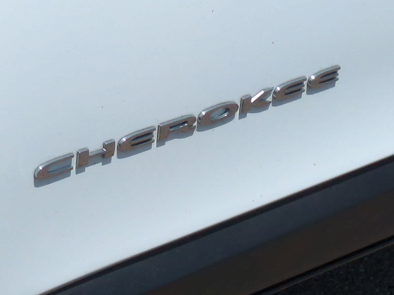 Thumbnail: 2018 Jeep Cherokee - 13