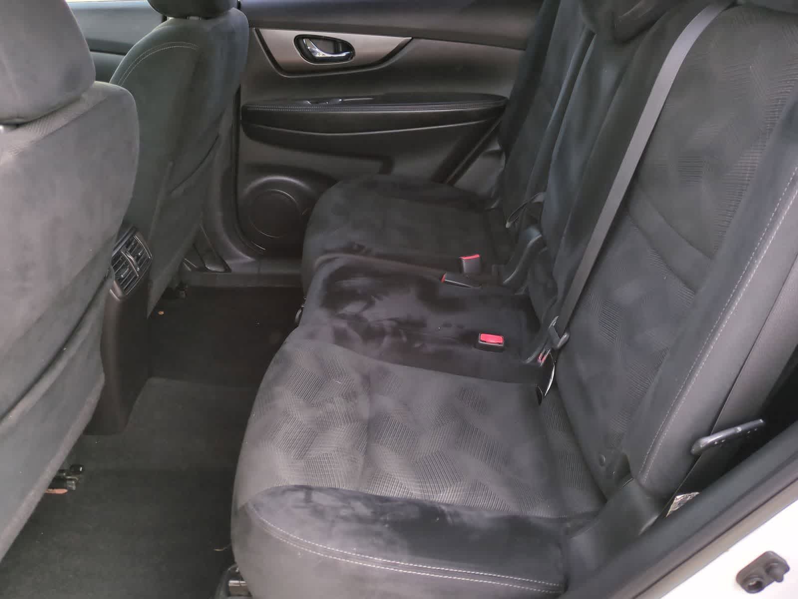 Thumbnail: 2015 Nissan Rogue - 19