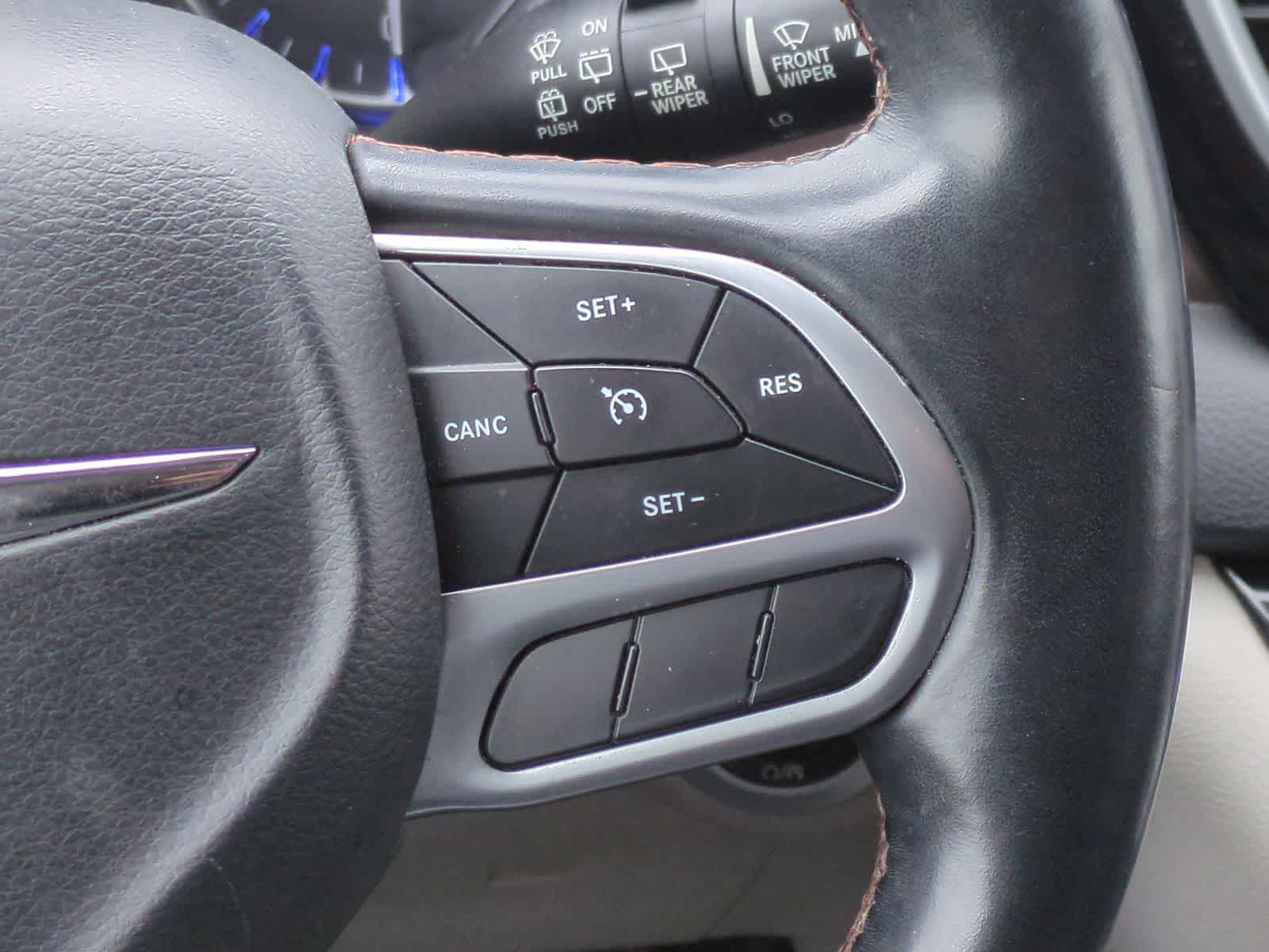 Thumbnail: 2018 Chrysler Pacifica - 20