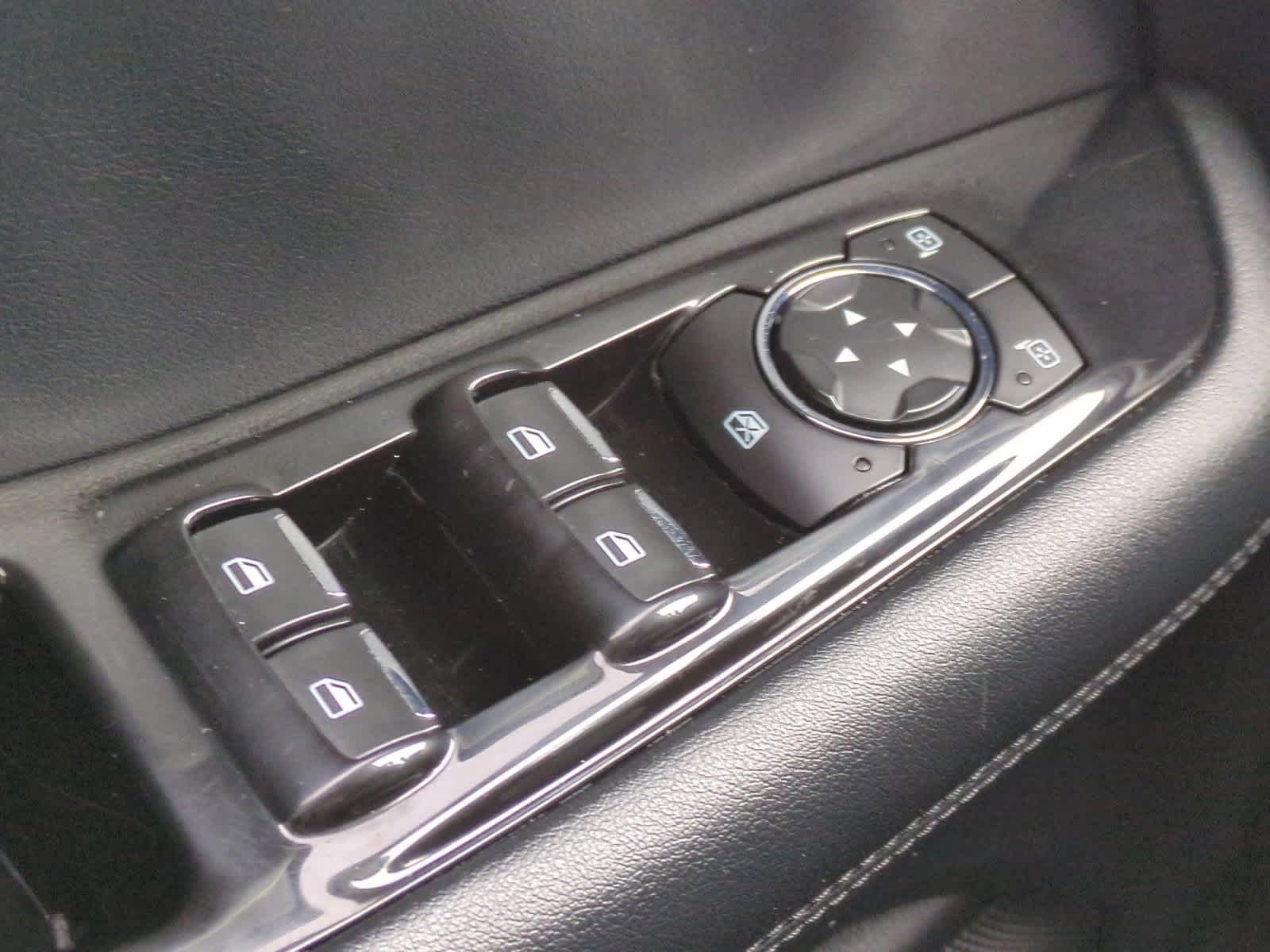 Thumbnail: 2020 Ford Edge - 30