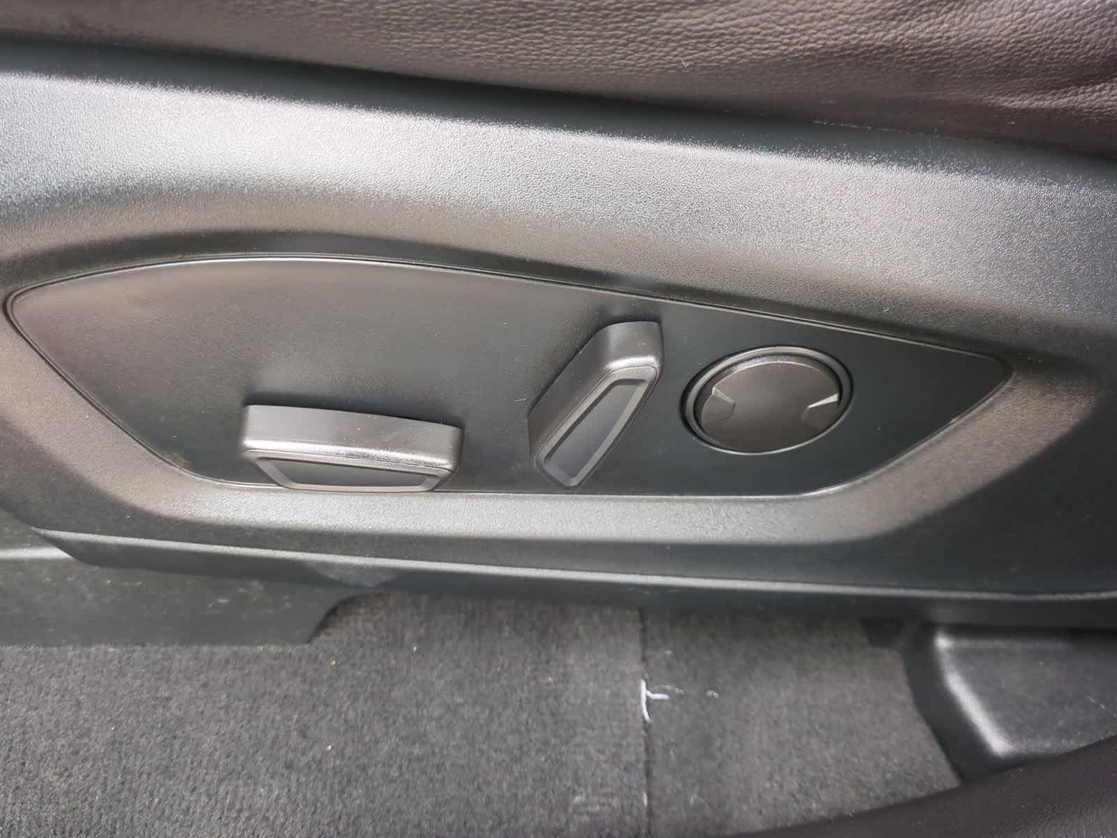 Thumbnail: 2022 Ford Explorer - 17