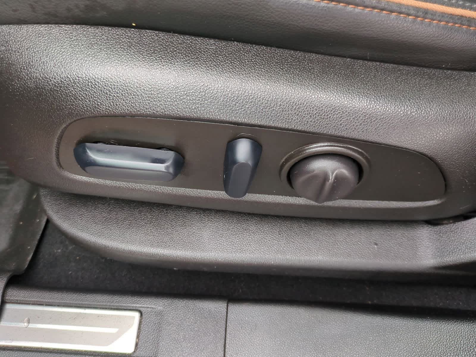 Thumbnail: 2023 GMC Acadia - 17