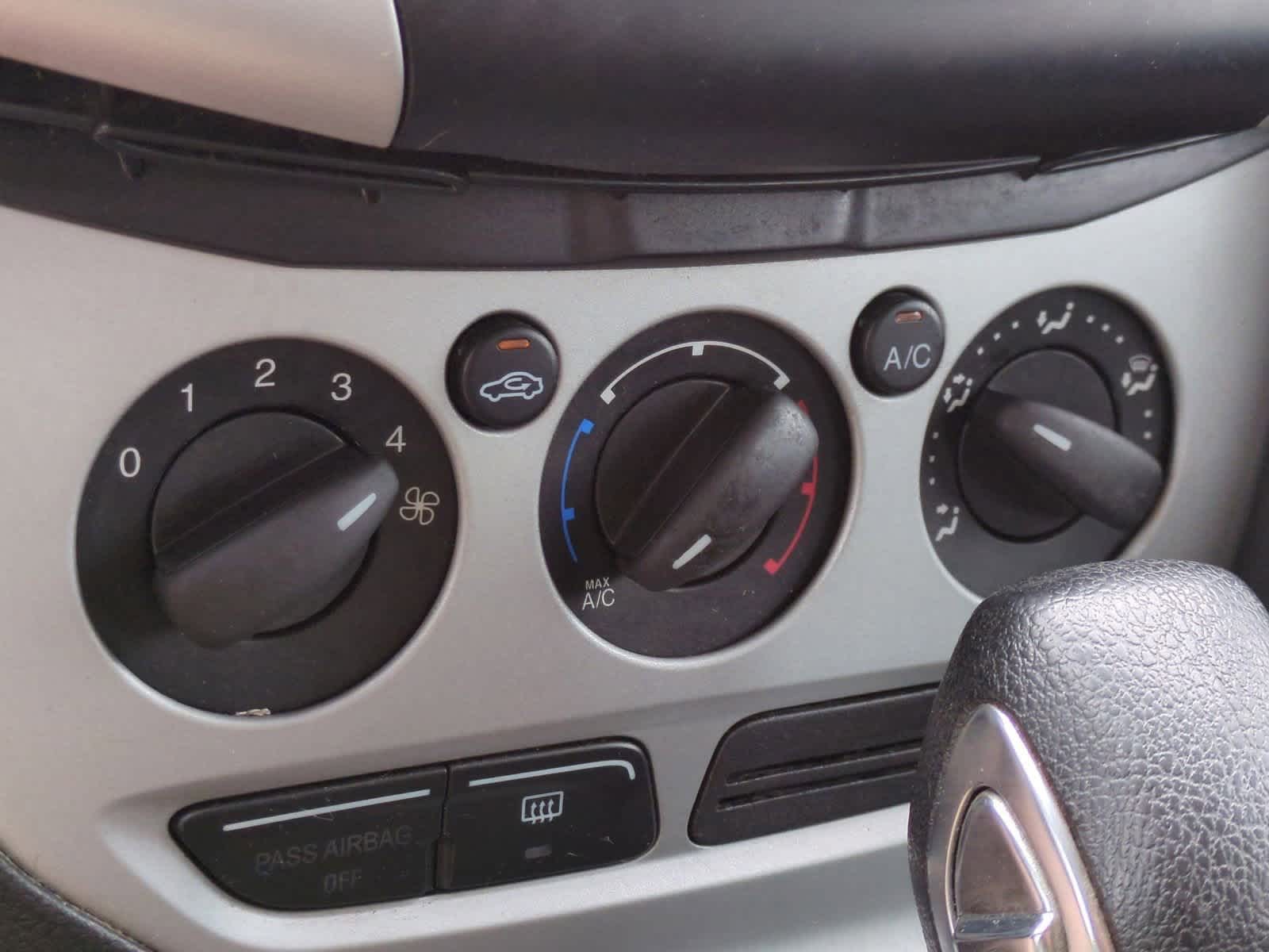 Thumbnail: 2013 Ford Focus - 26