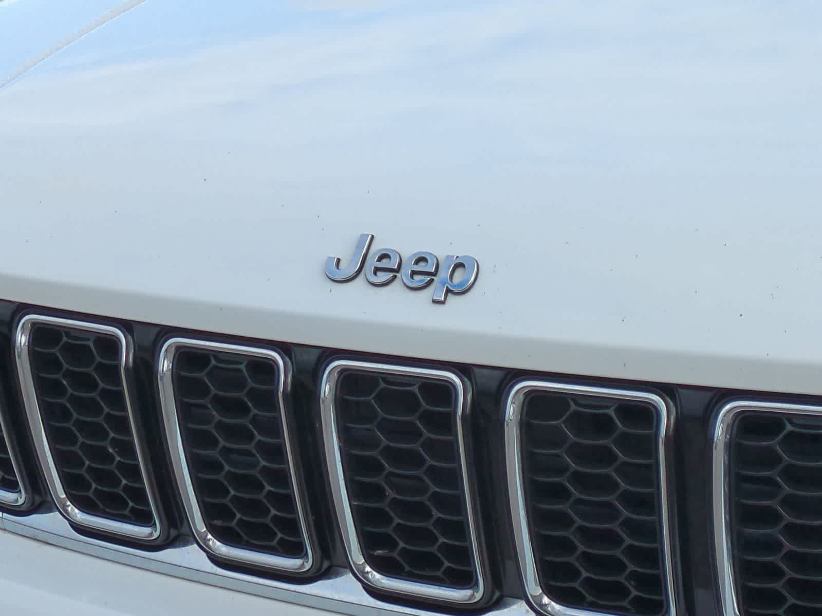 Thumbnail: 2022 Jeep Grand Cherokee - 12