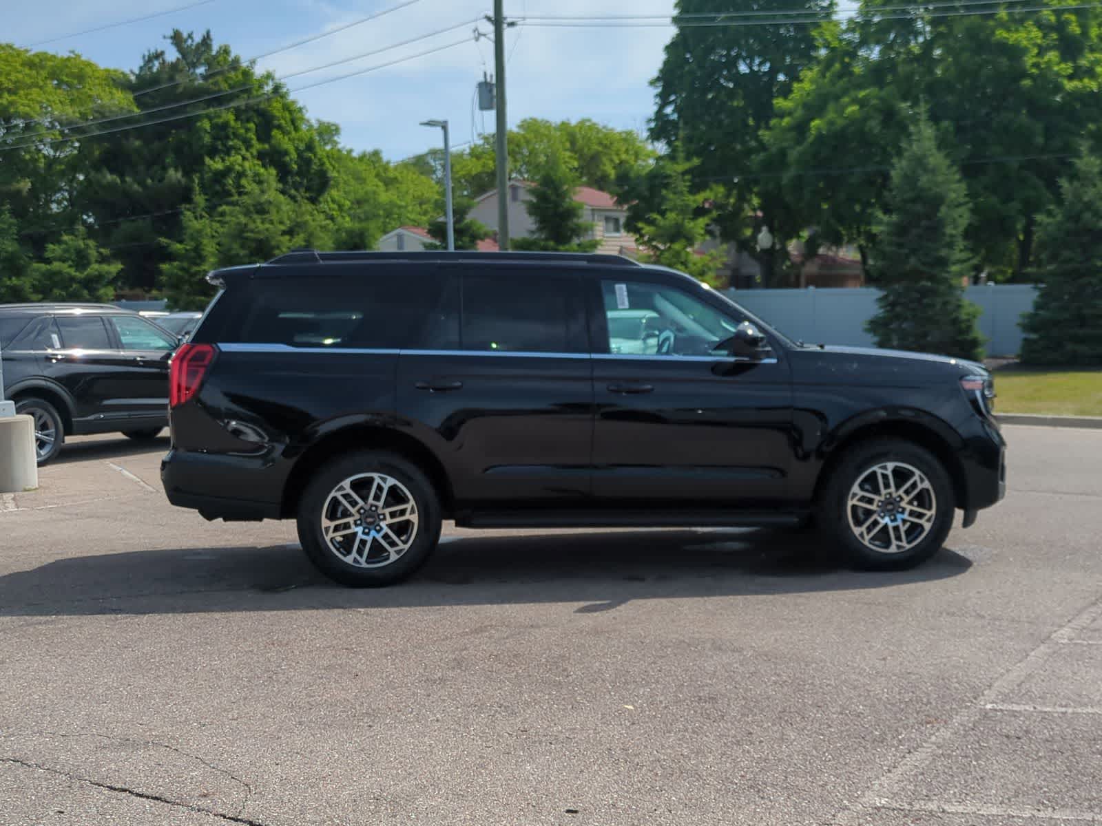 Thumbnail: 2026 Ford Expedition - 9