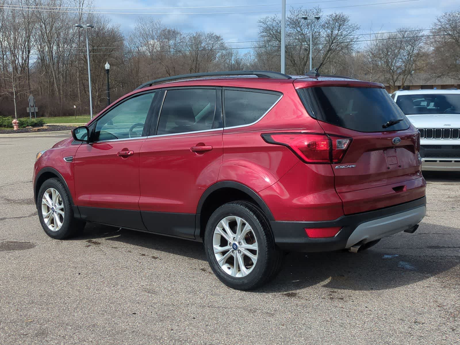 Thumbnail: 2019 Ford Escape - 6