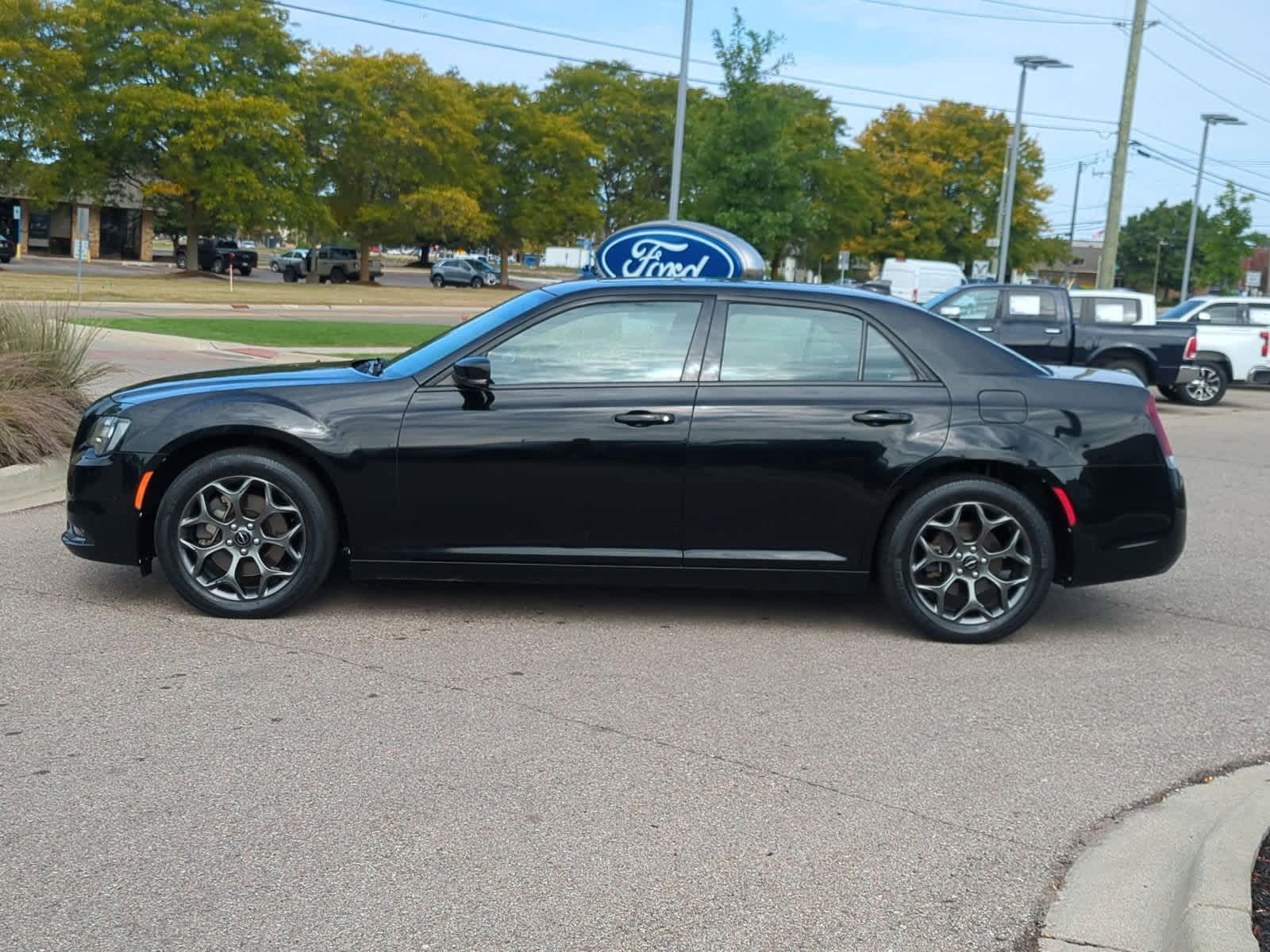 Thumbnail: 2018 Chrysler 300 - 5