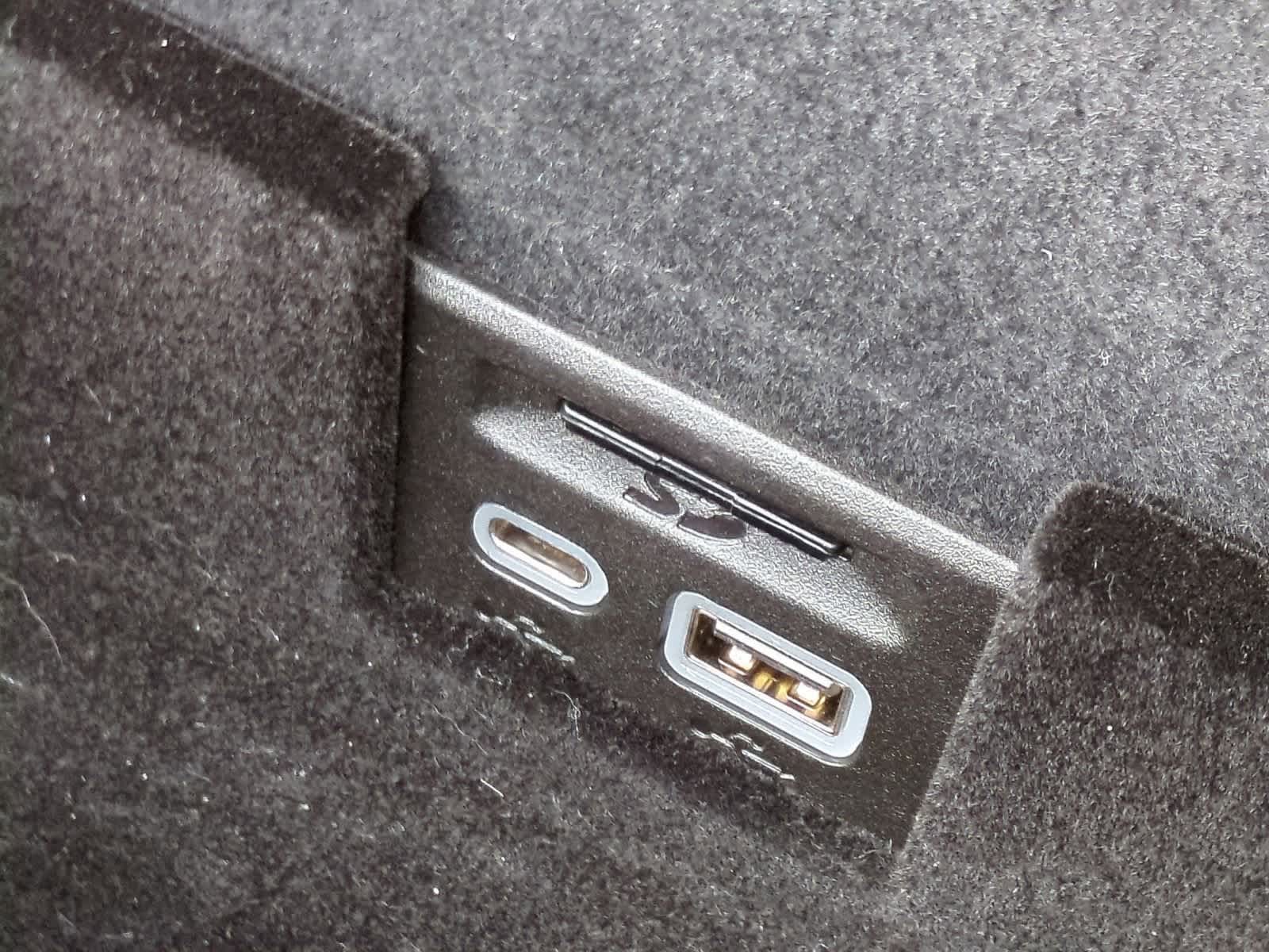 Thumbnail: 2023 Cadillac XT5 - 33