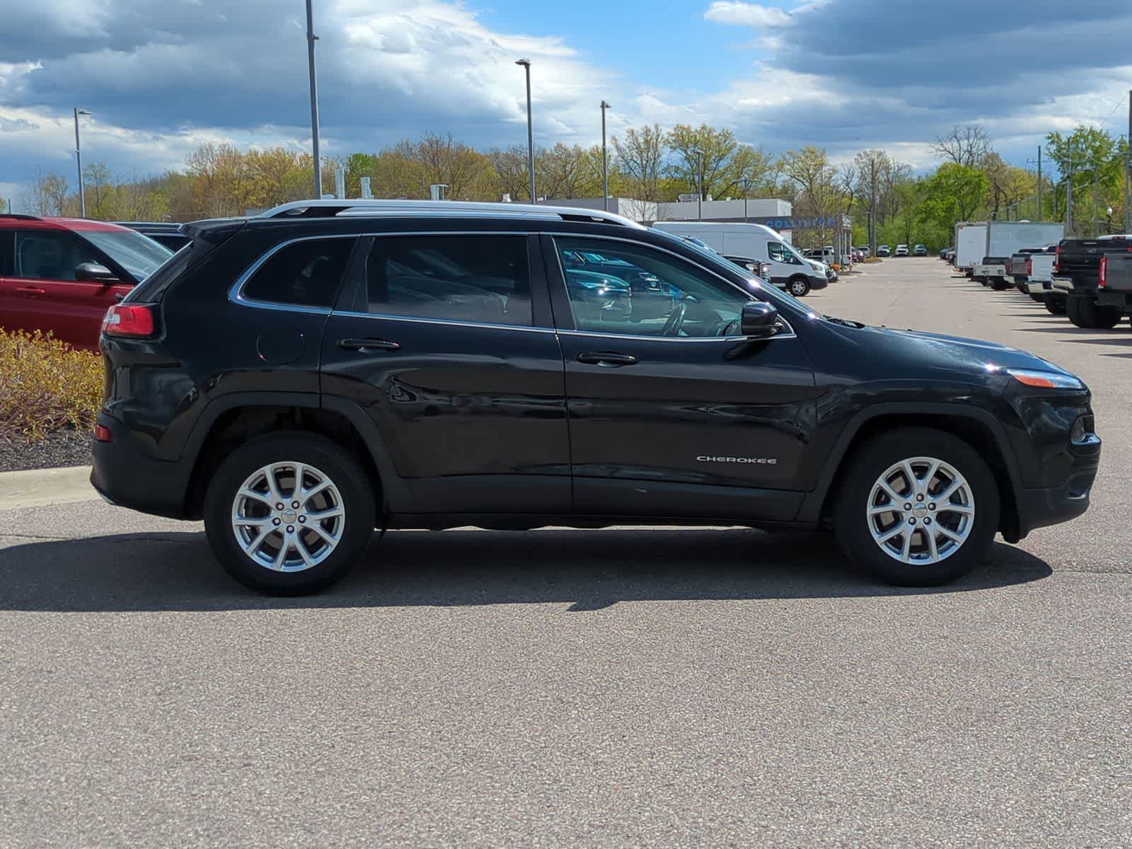 Thumbnail: 2016 Jeep Cherokee - 9