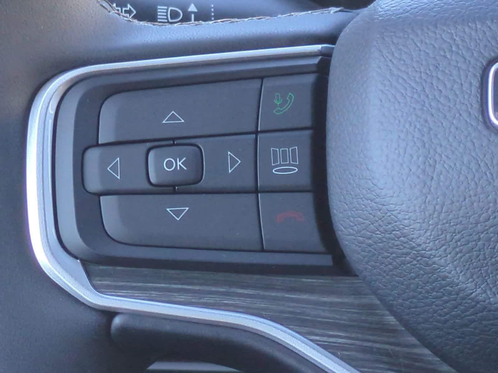 Thumbnail: 2024 Jeep Wagoneer - 24