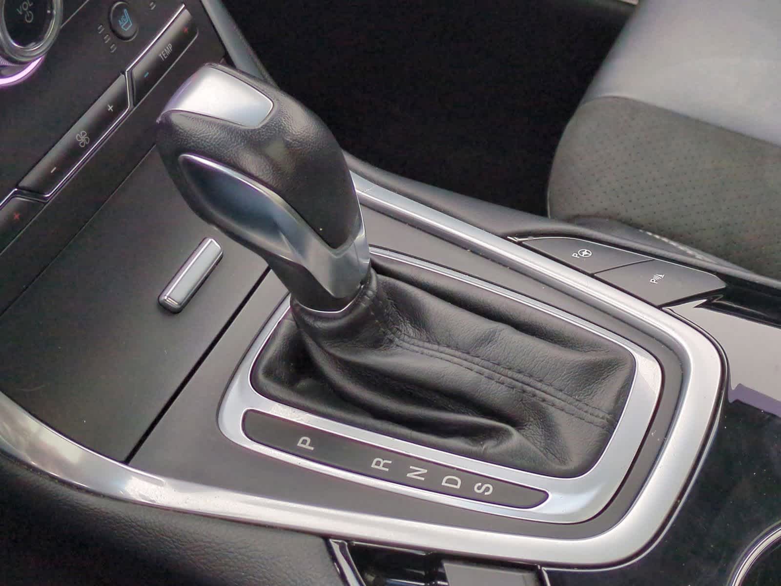 Thumbnail: 2018 Ford Edge - 32