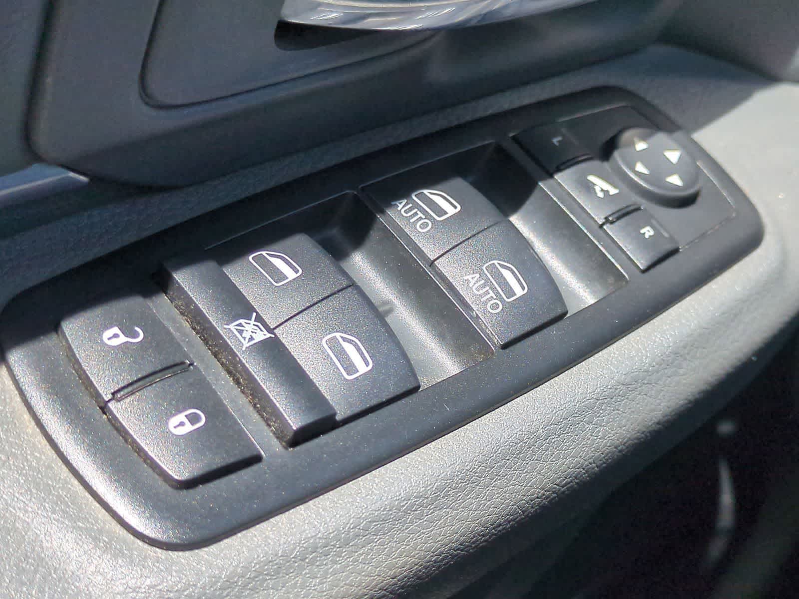 Thumbnail: 2014 RAM 1500 - 28