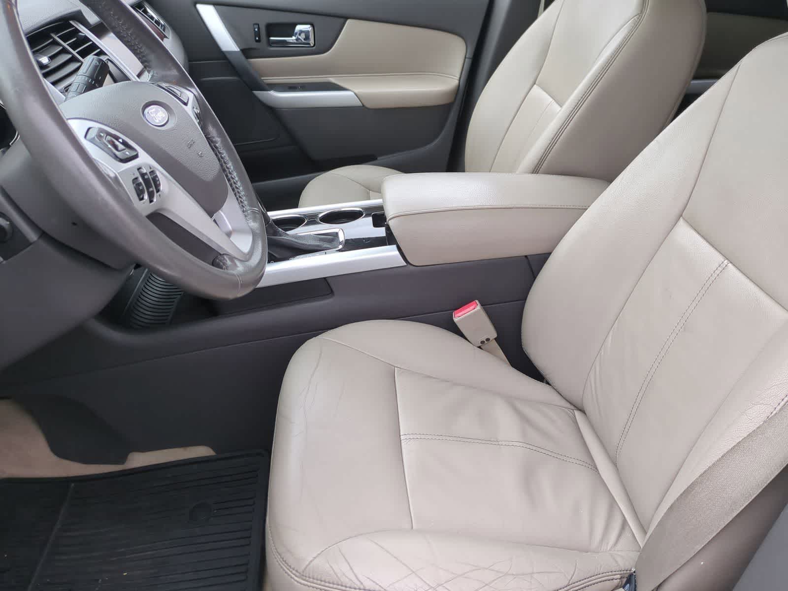 Thumbnail: 2011 Ford Edge - 16