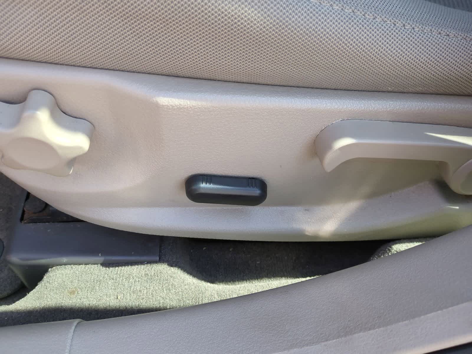 Thumbnail: 2010 Ford Fusion - 17