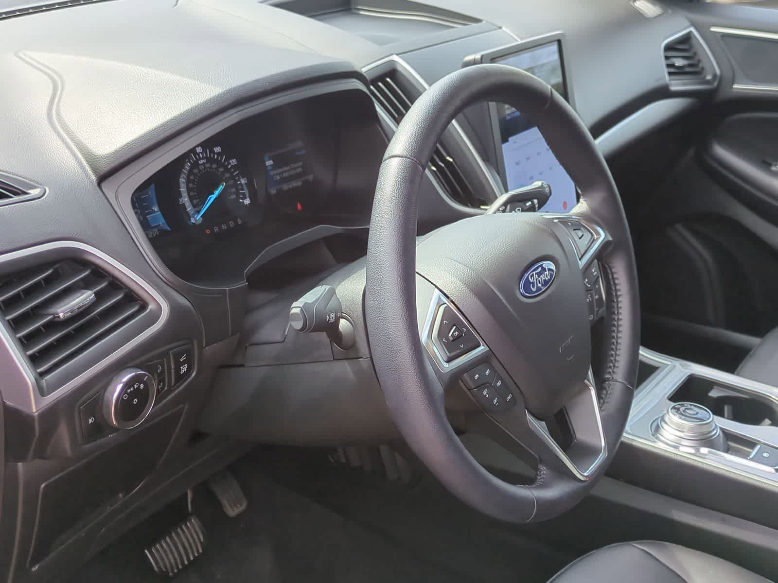 Thumbnail: 2023 Ford Edge - 10