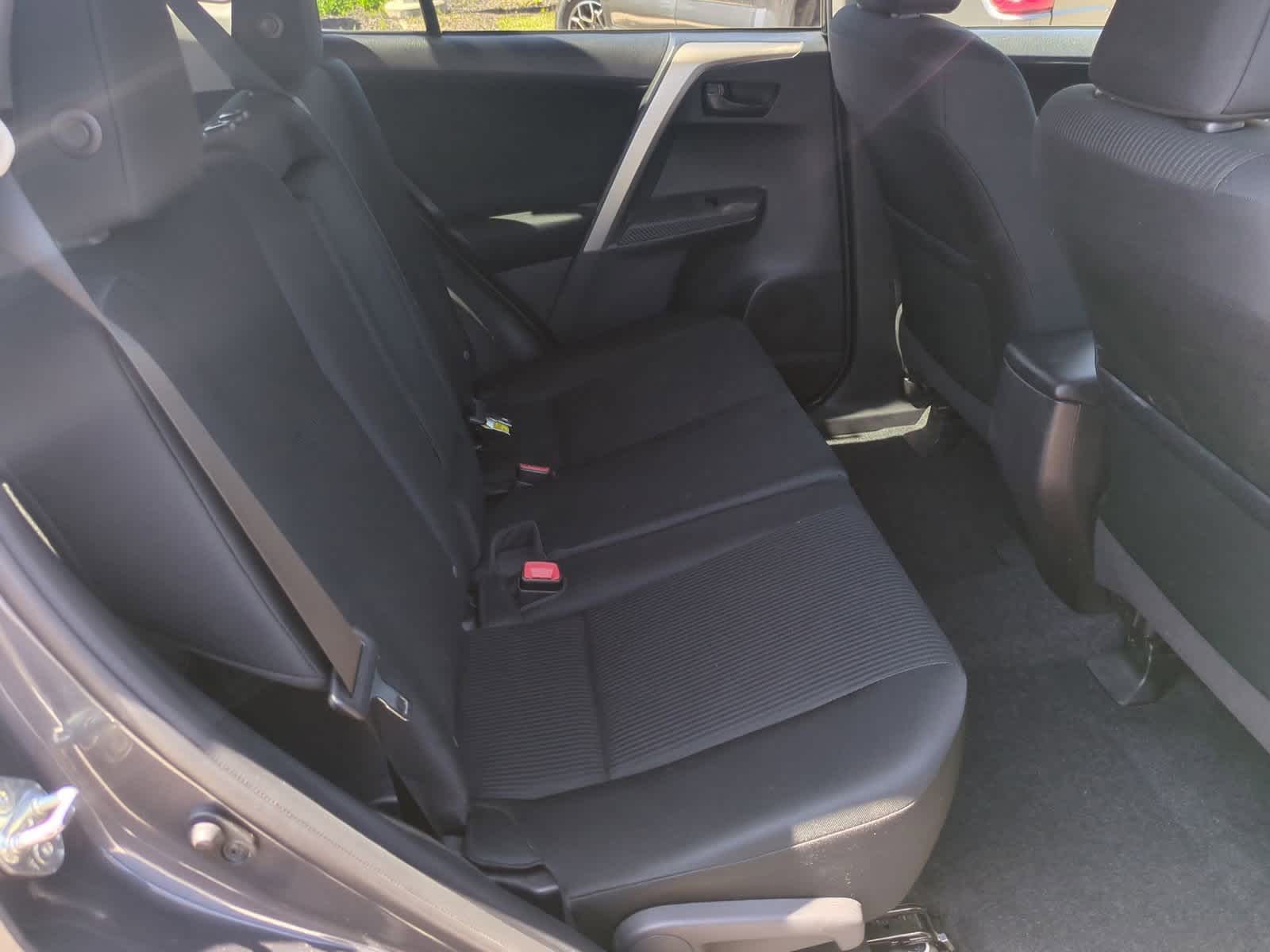 Thumbnail: 2015 Toyota RAV4 - 20