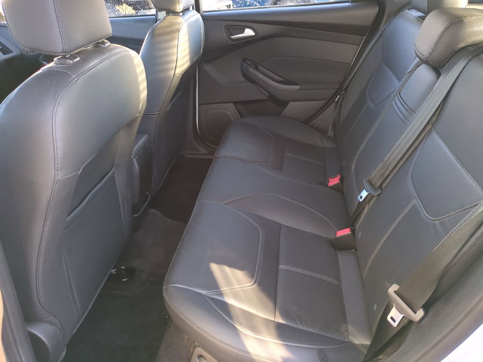 Thumbnail: 2015 Ford Focus - 19