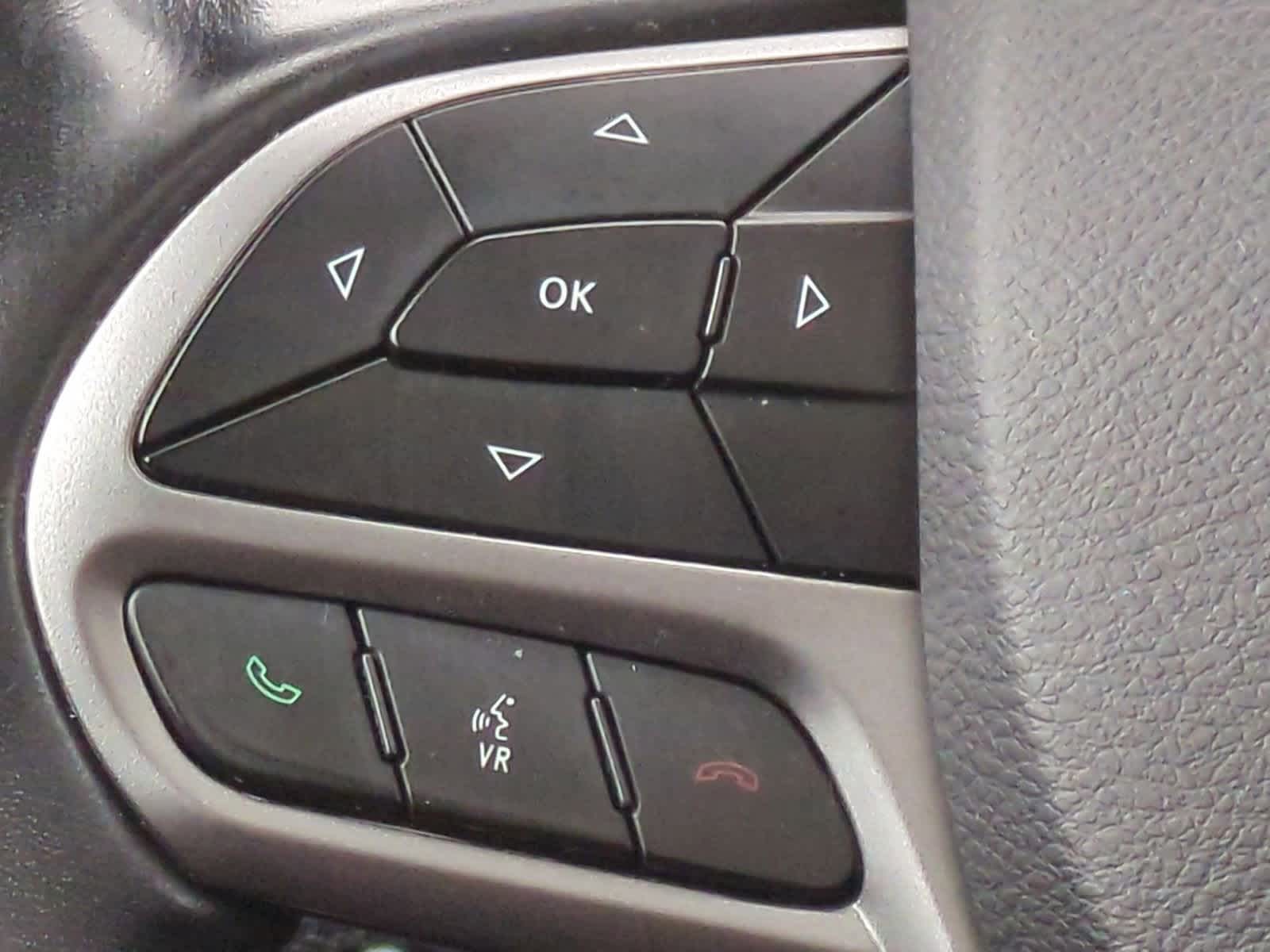 Thumbnail: 2020 Jeep Cherokee - 25