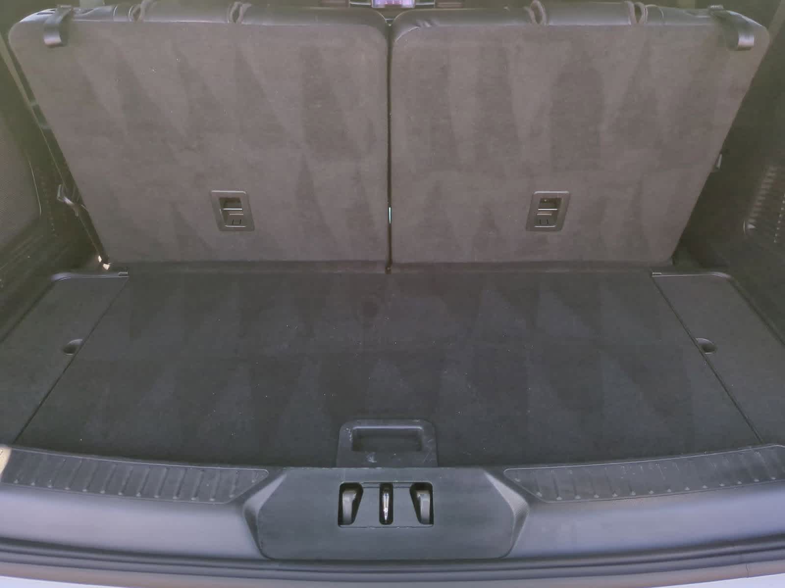 Thumbnail: 2022 Ford Explorer - 36