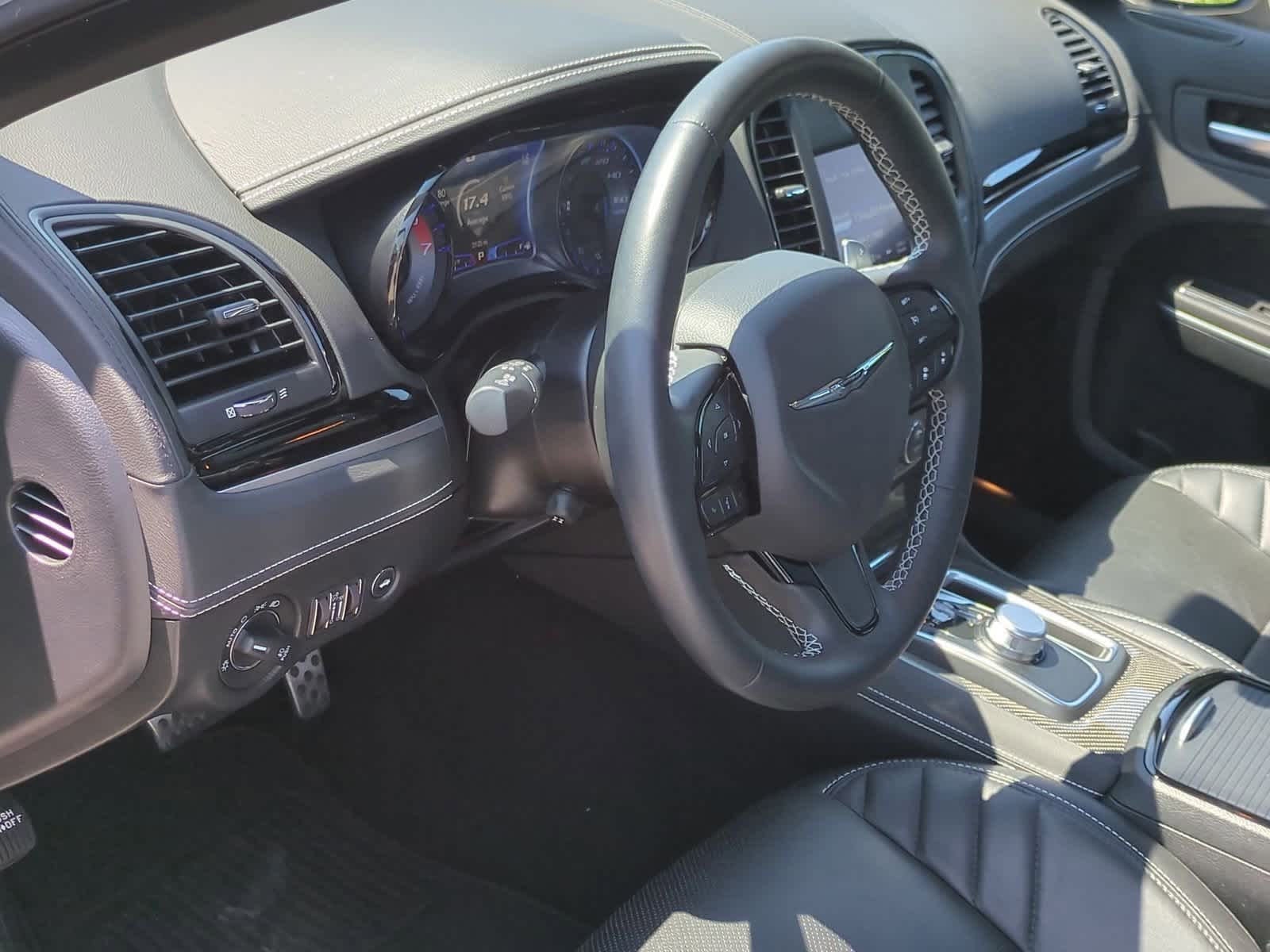 Thumbnail: 2023 Chrysler 300 - 10