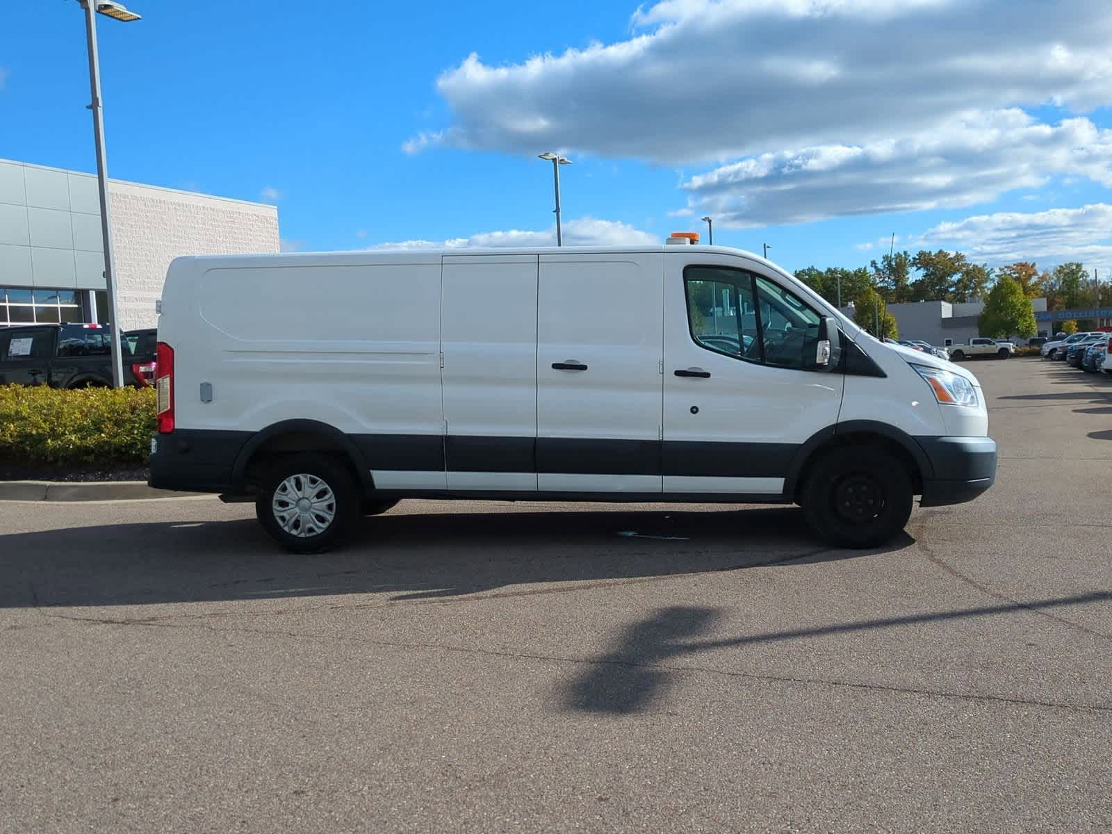 Thumbnail: 2017 Ford Transit Series - 9