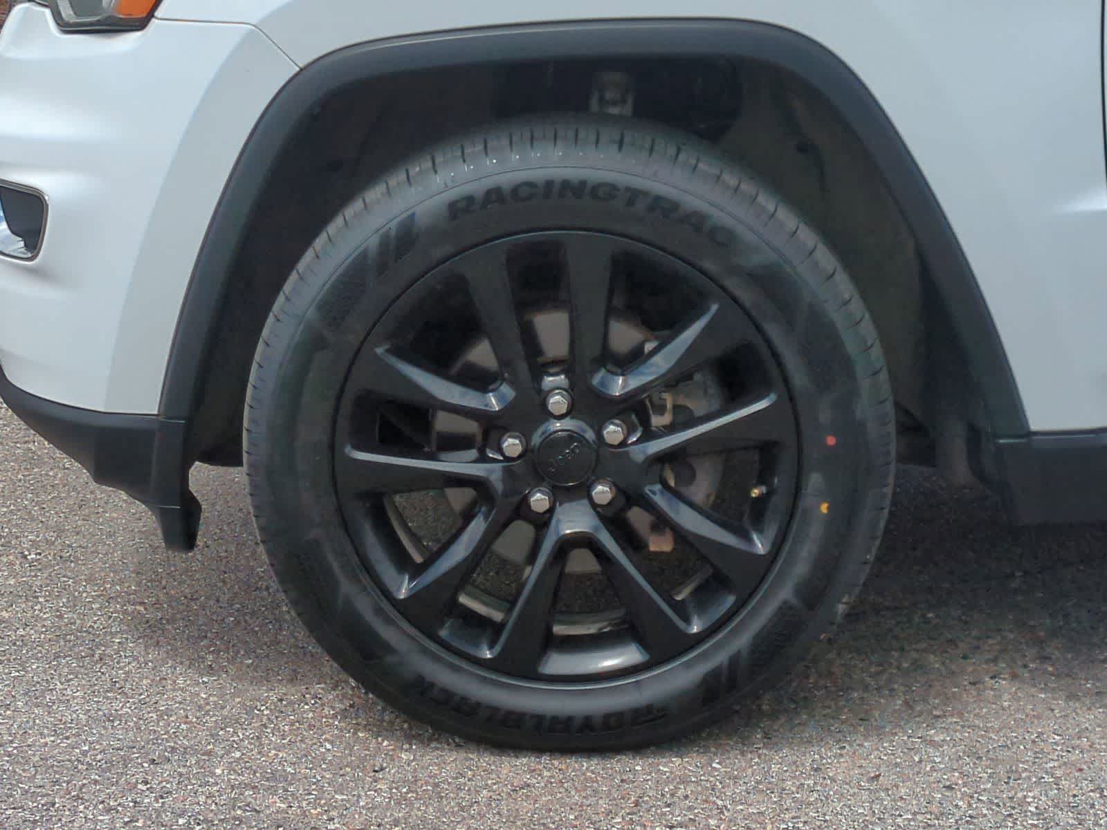 Thumbnail: 2018 Jeep Grand Cherokee - 14