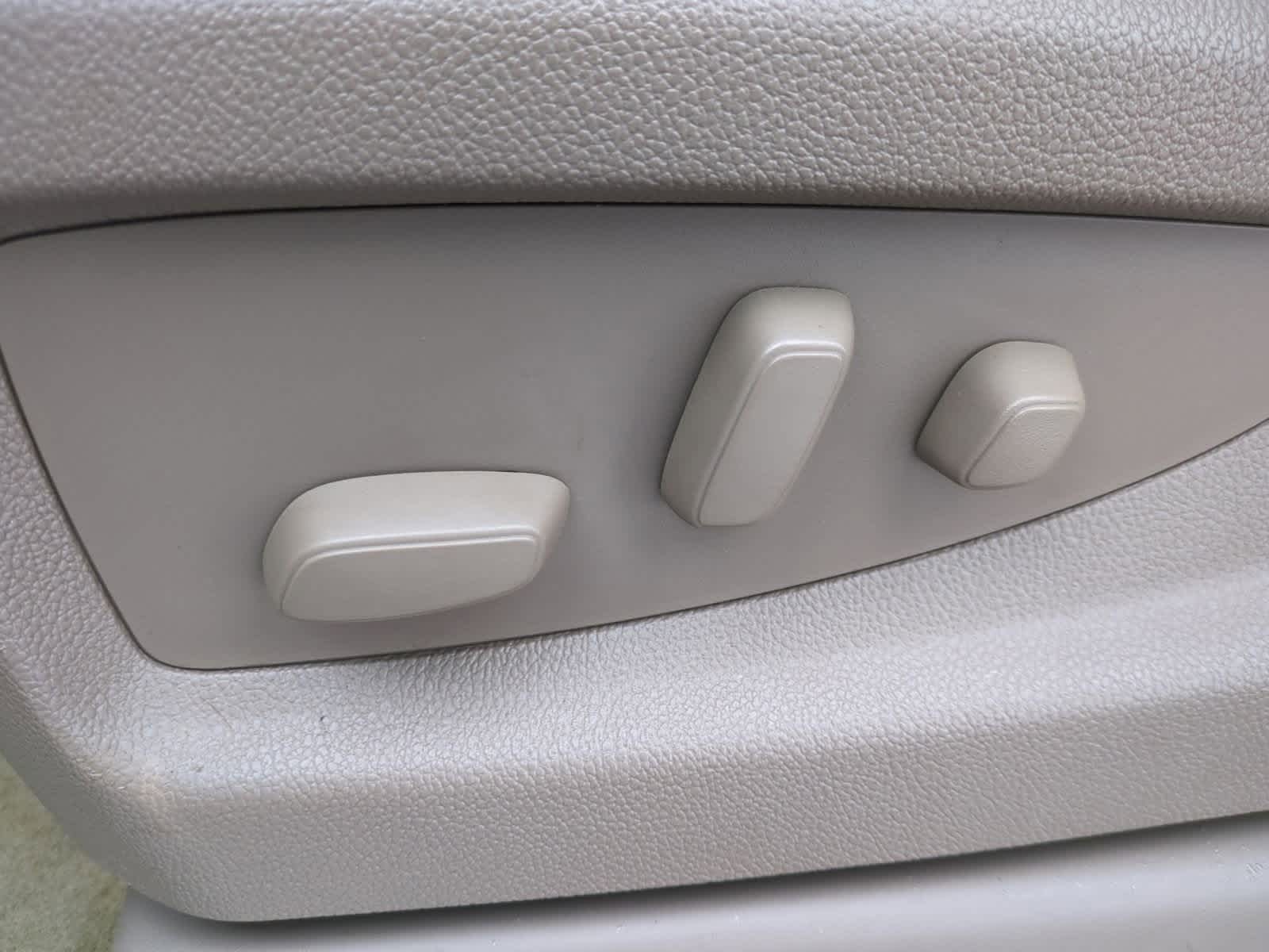 Thumbnail: 2017 Chevrolet Suburban - 17