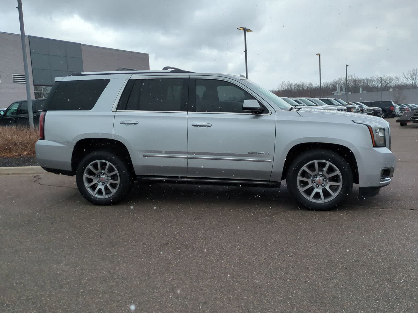 Thumbnail: 2017 GMC Yukon - 9