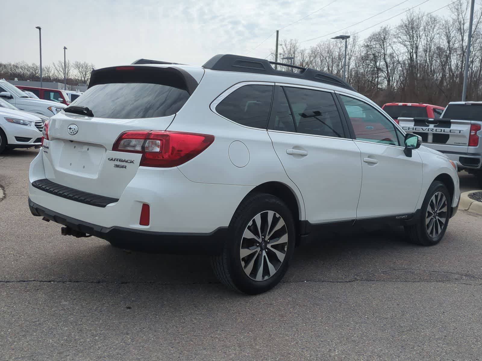 Thumbnail: 2015 Subaru Outback - 8