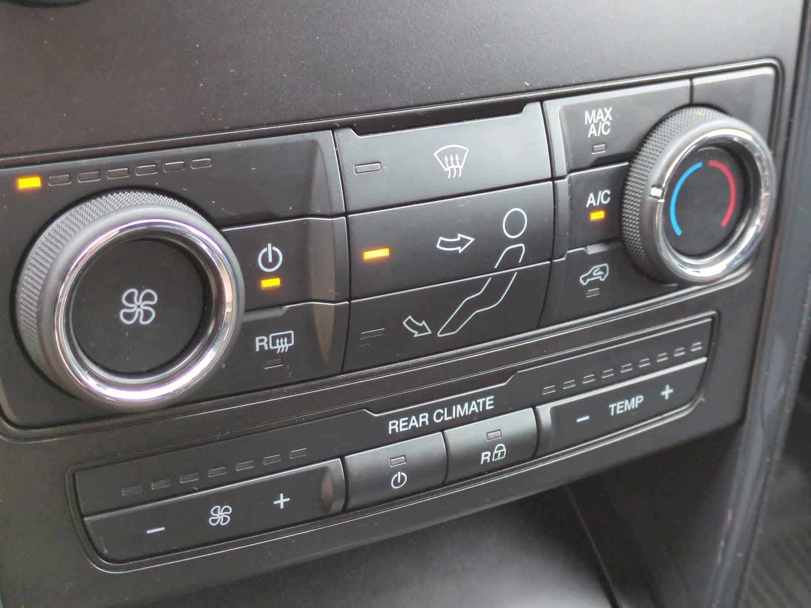 Thumbnail: 2018 Ford Explorer - 30