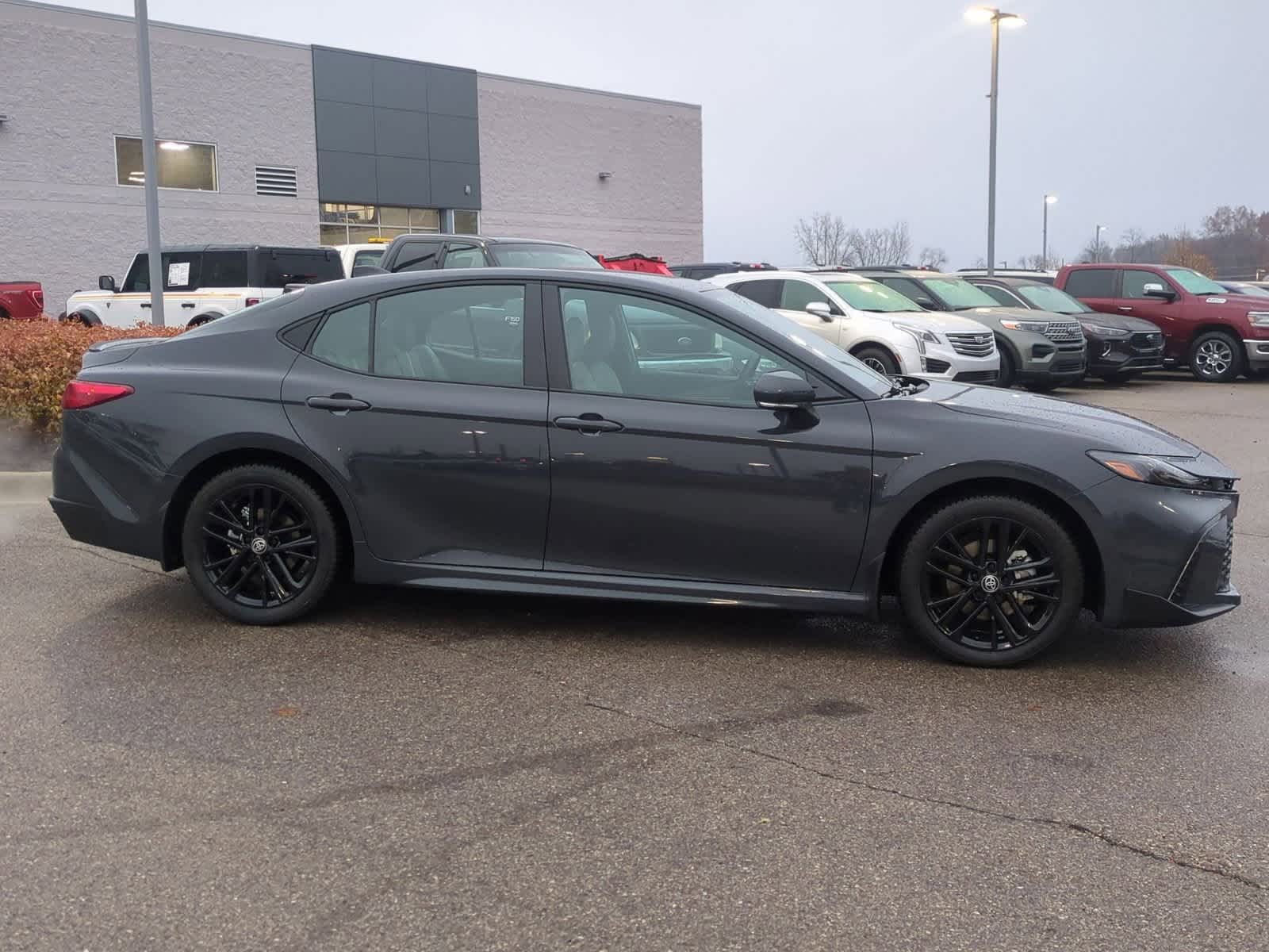 Thumbnail: 2025 Toyota Camry - 9