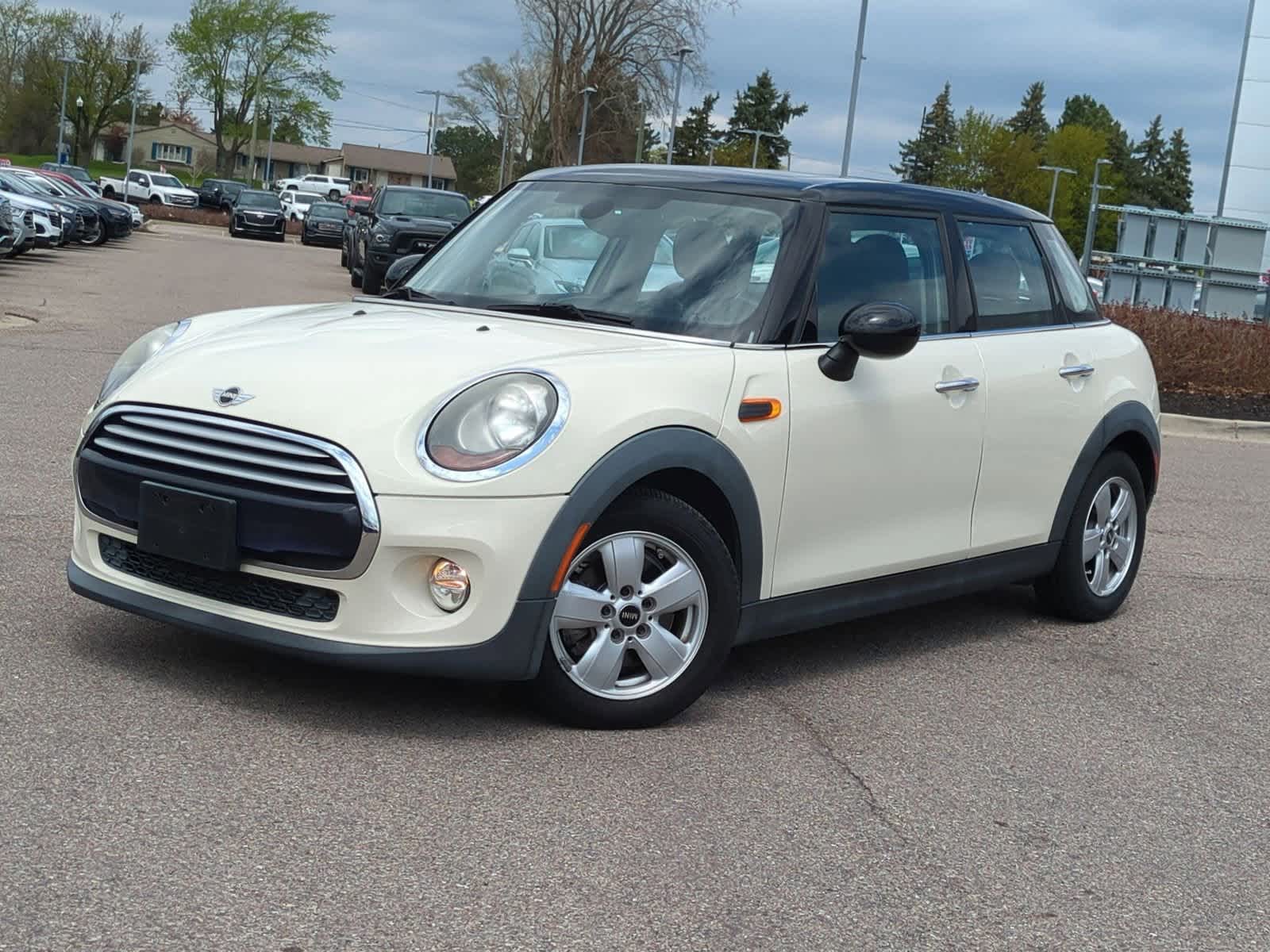2015 MINI Cooper Hardtop 4 Door -
                  Waterford, MI