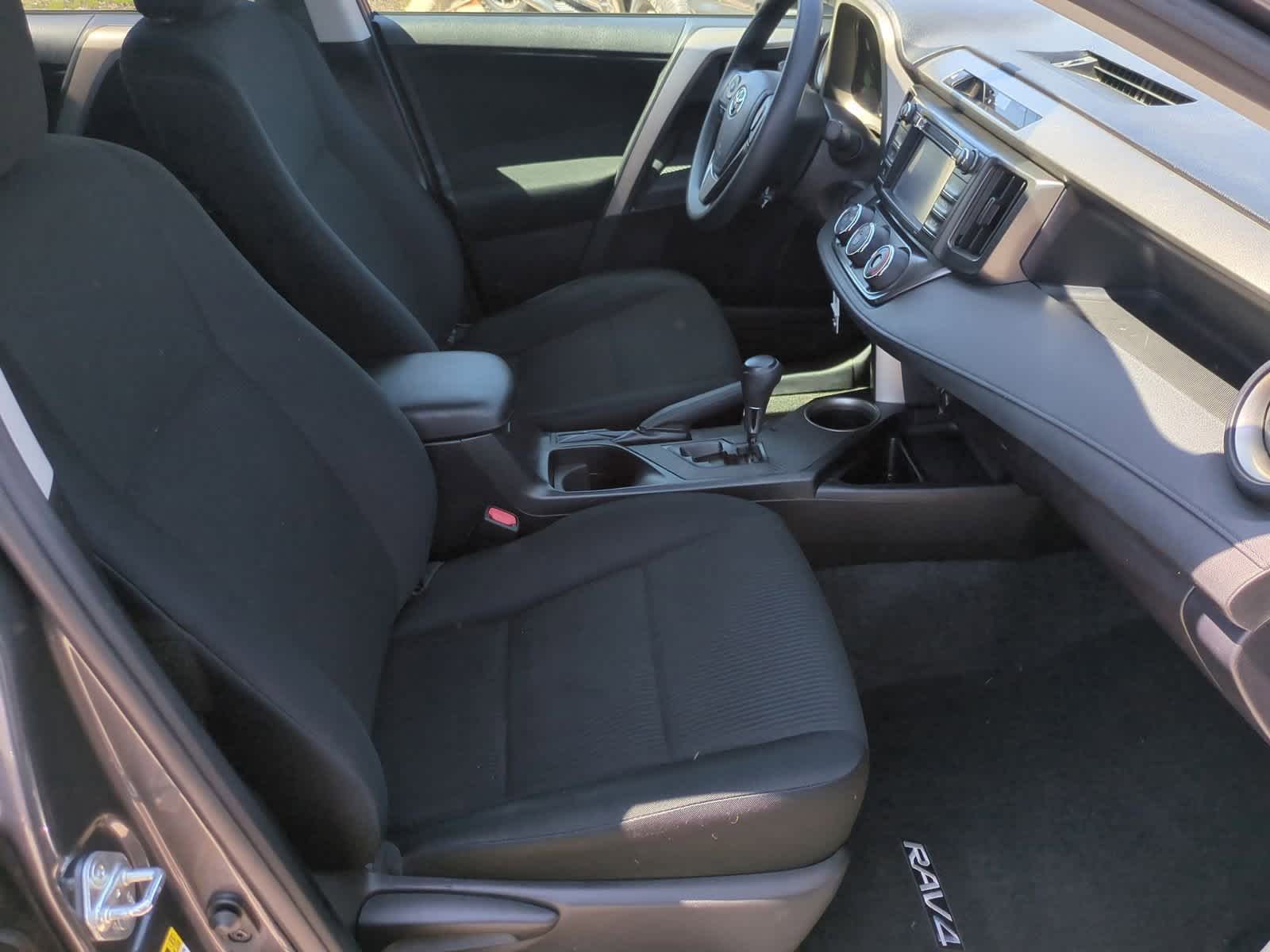 Thumbnail: 2015 Toyota RAV4 - 21