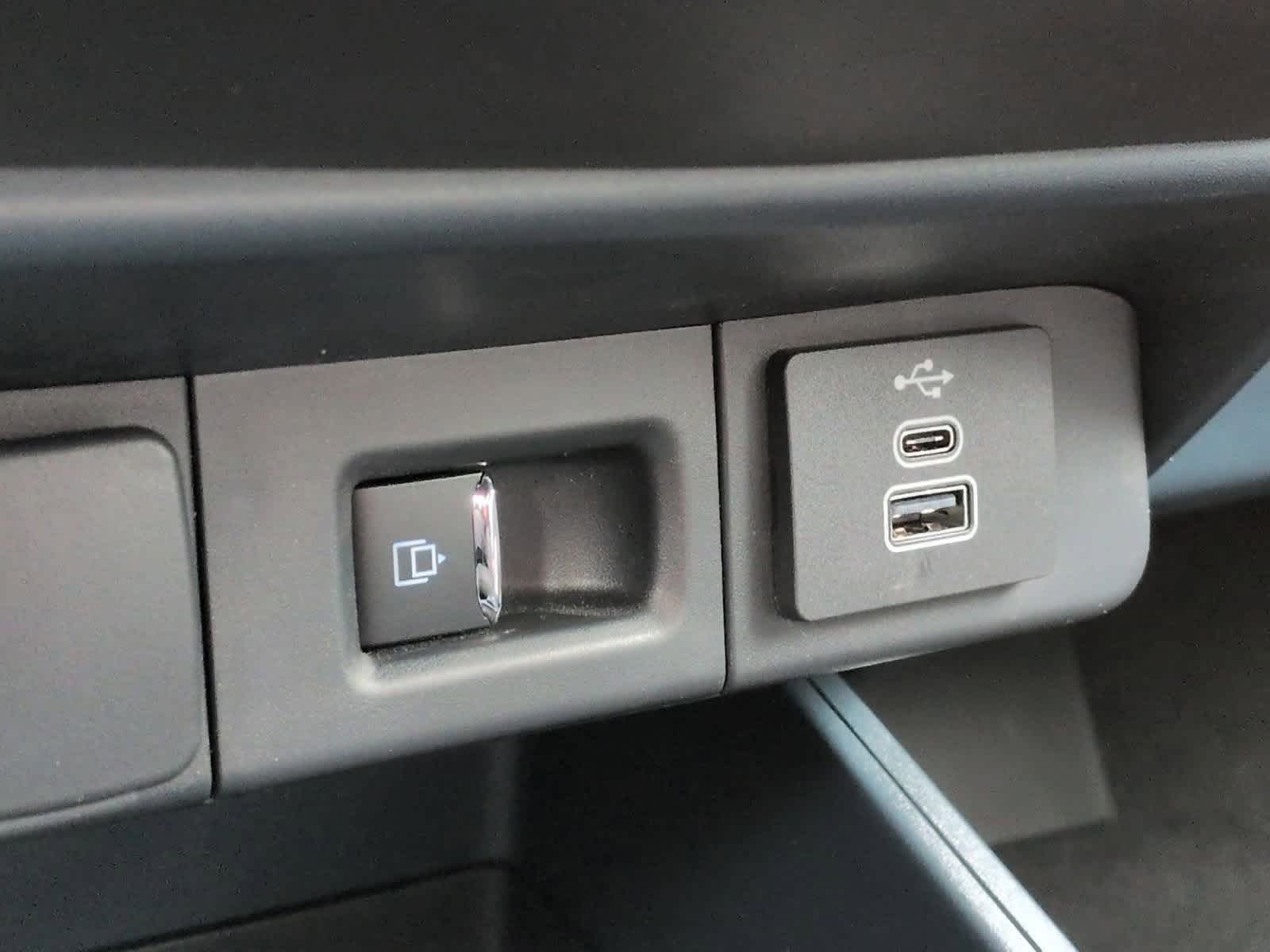 Thumbnail: 2025 Ford Maverick - 34