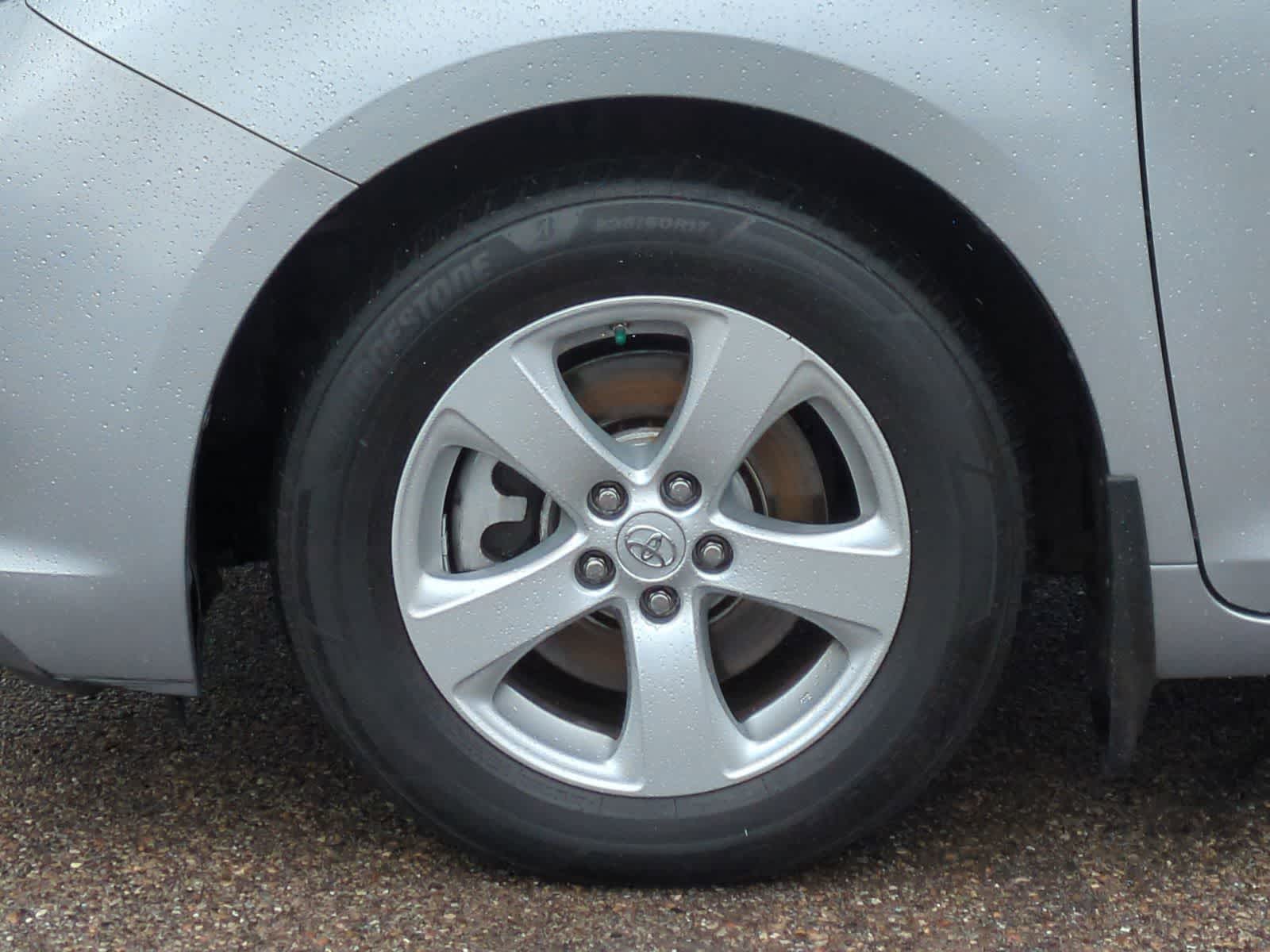 Thumbnail: 2016 Toyota Sienna - 14