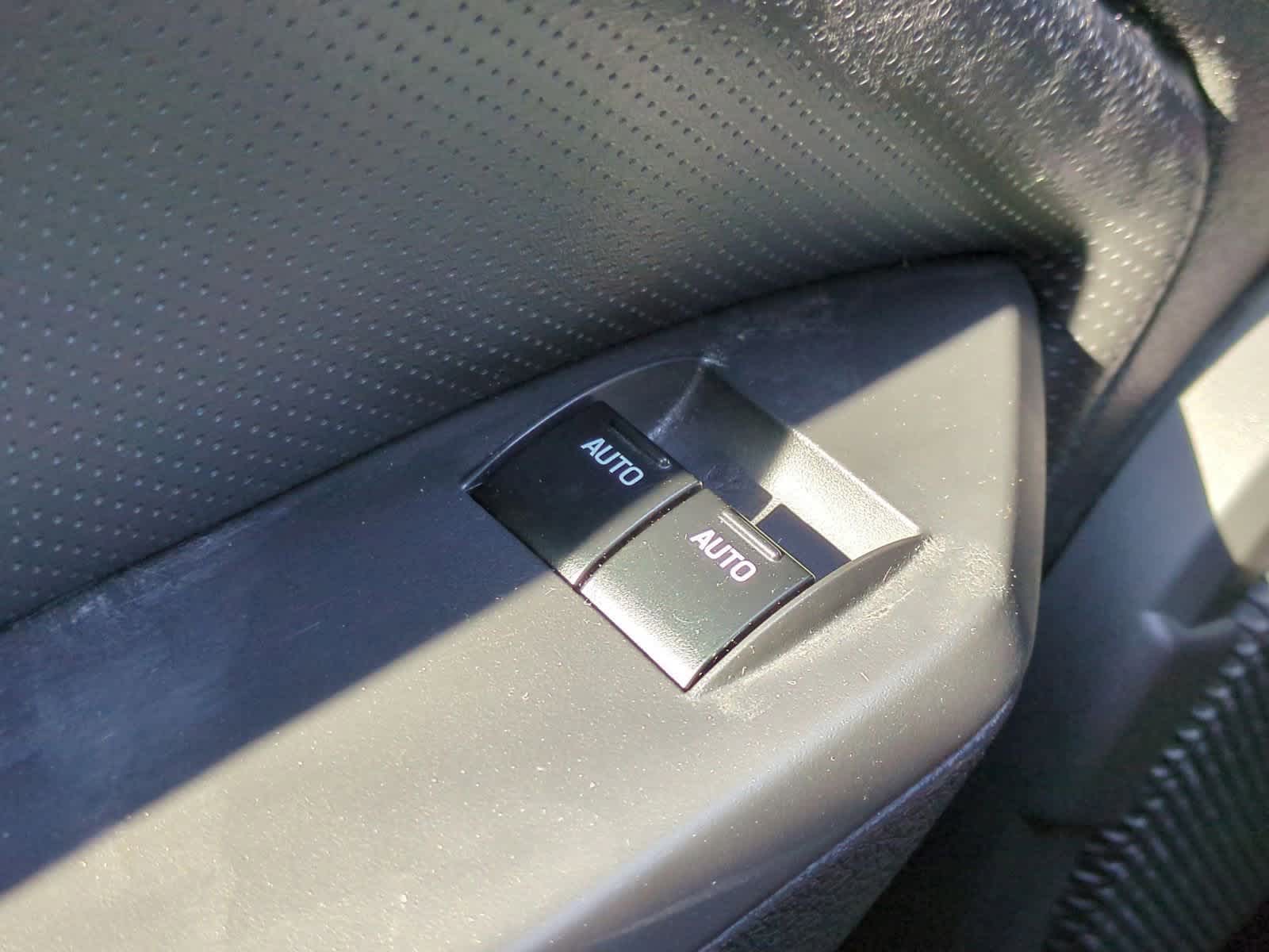Thumbnail: 2009 Ford Mustang - 28