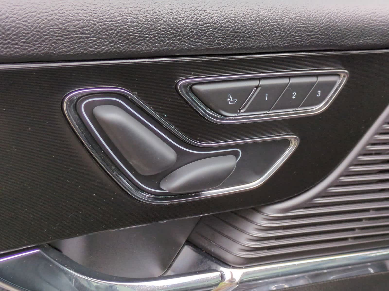 Thumbnail: 2022 Lincoln Corsair - 17