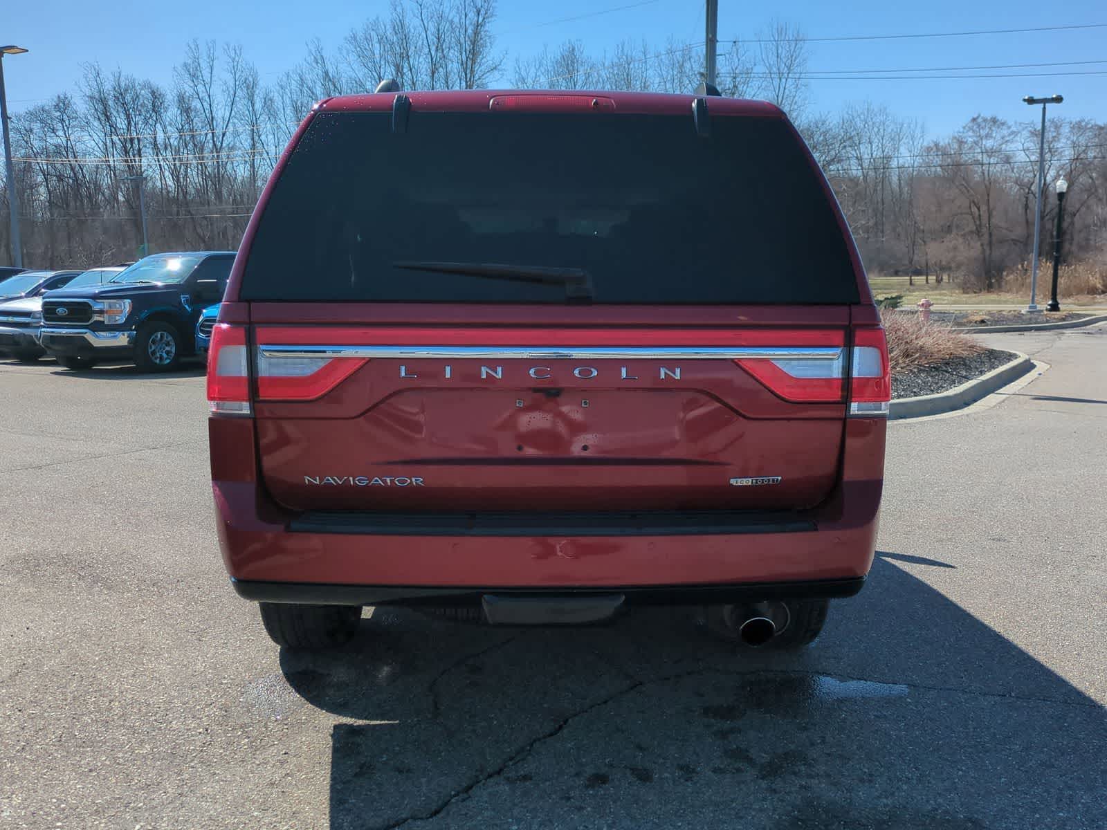 Thumbnail: 2016 Lincoln Navigator - 7