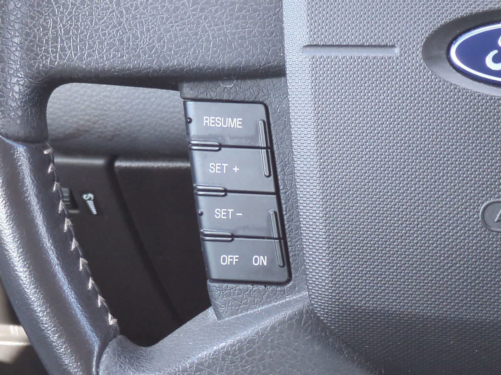 Thumbnail: 2010 Ford Edge - 23