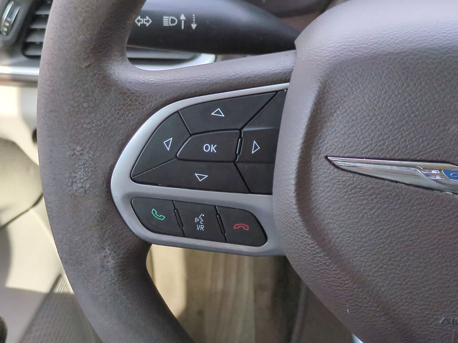 Thumbnail: 2017 Chrysler Pacifica - 23