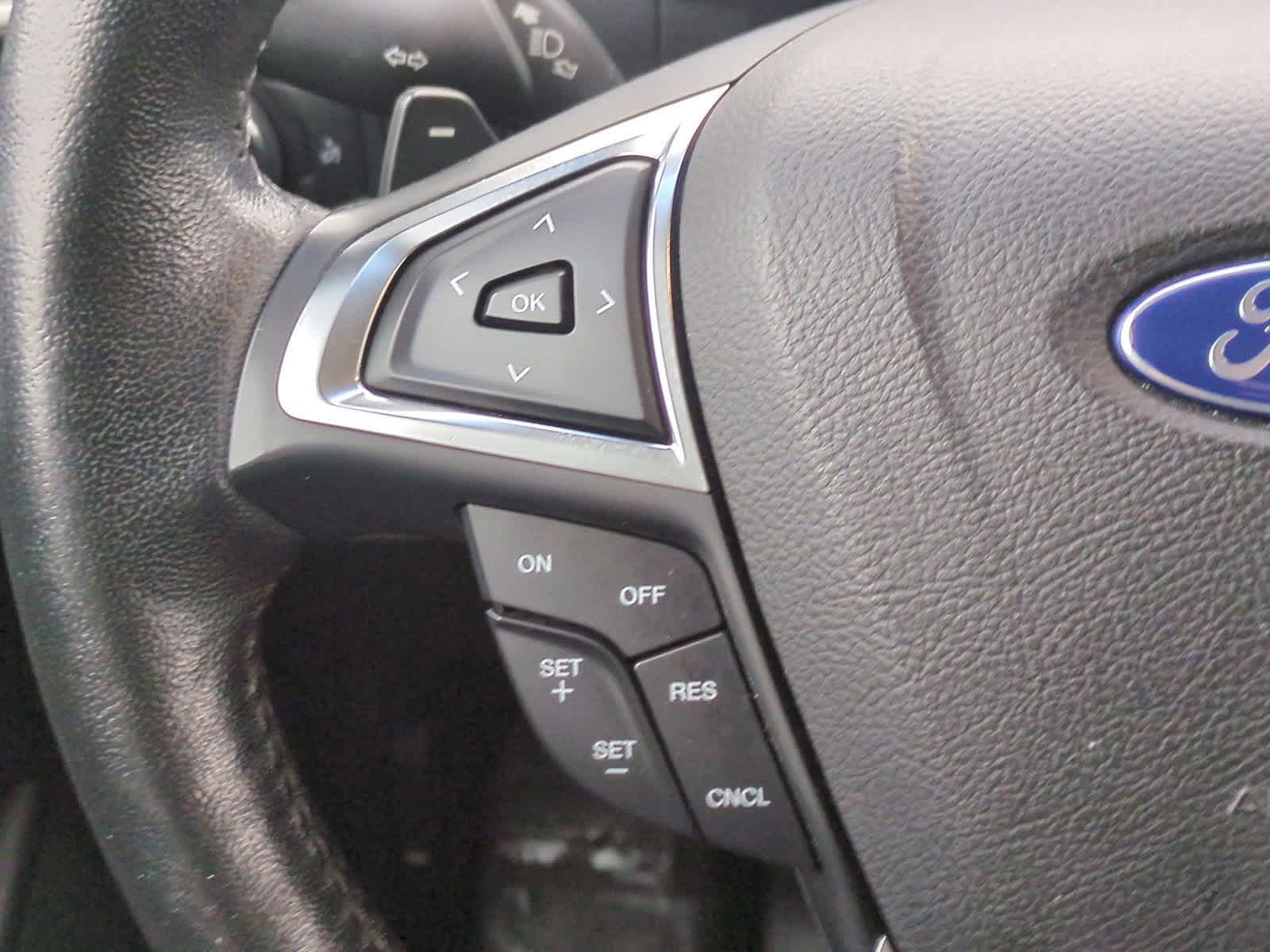 Thumbnail: 2017 Ford Edge - 23