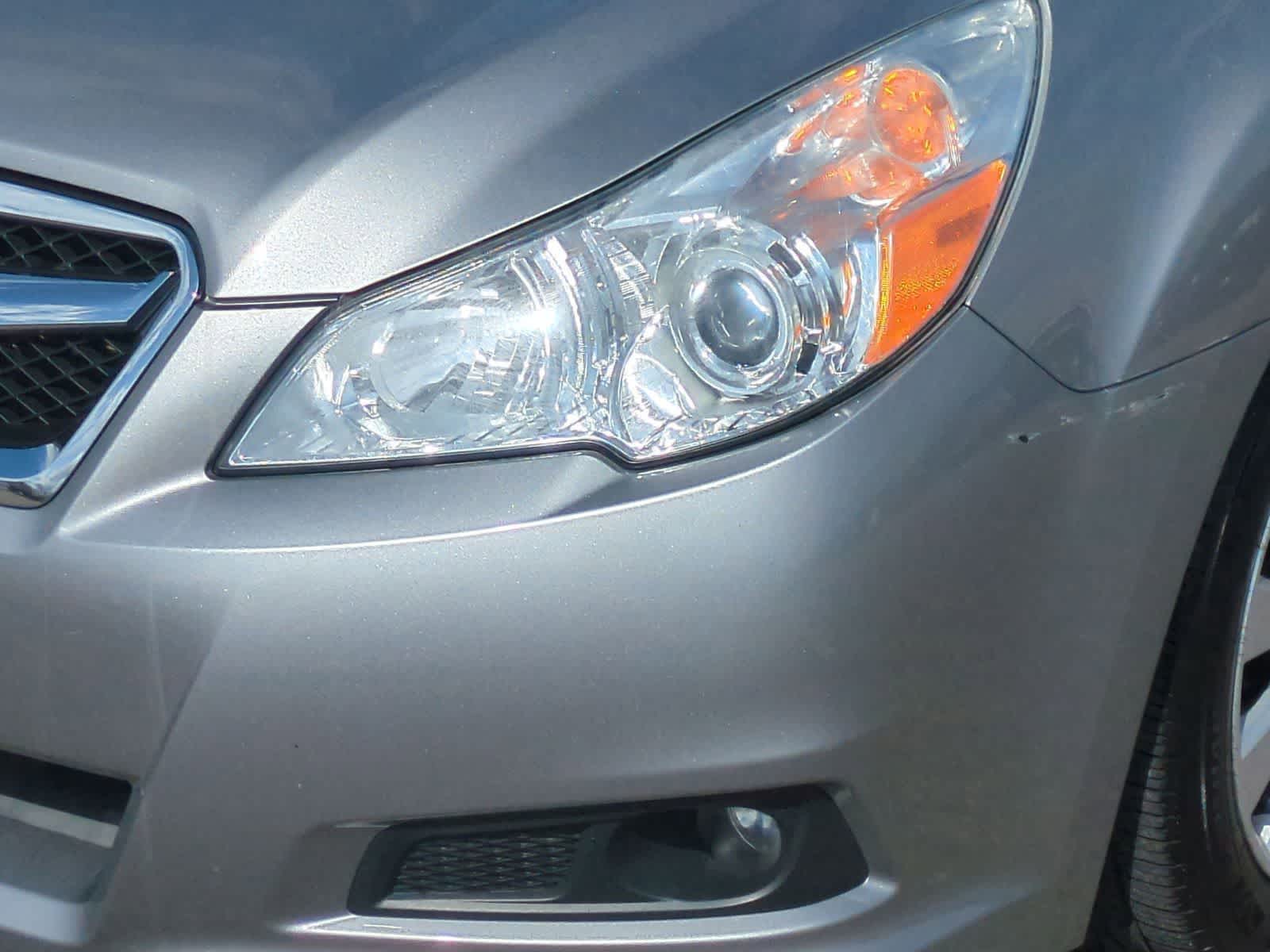 Thumbnail: 2010 Subaru Legacy - 11