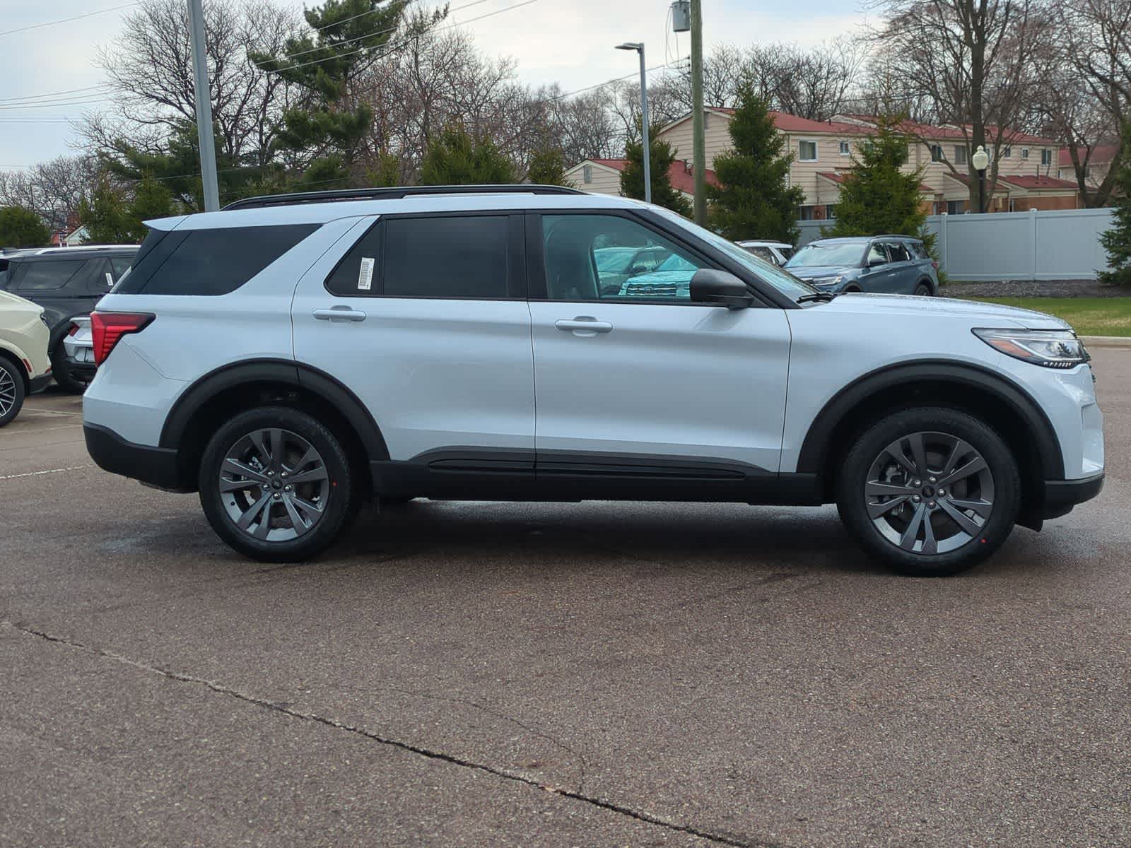 Thumbnail: 2026 Ford Explorer - 9