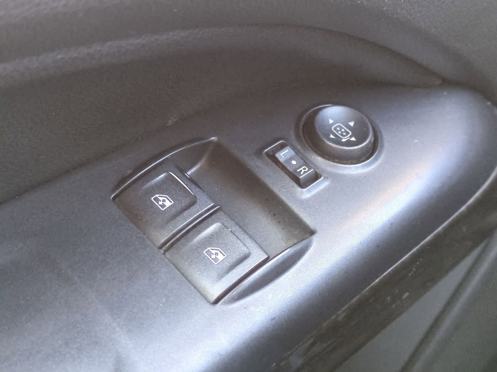 Thumbnail: 2015 GMC Canyon - 28