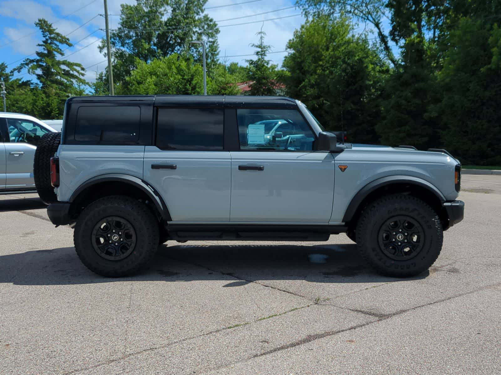 Thumbnail: 2026 Ford Bronco - 9