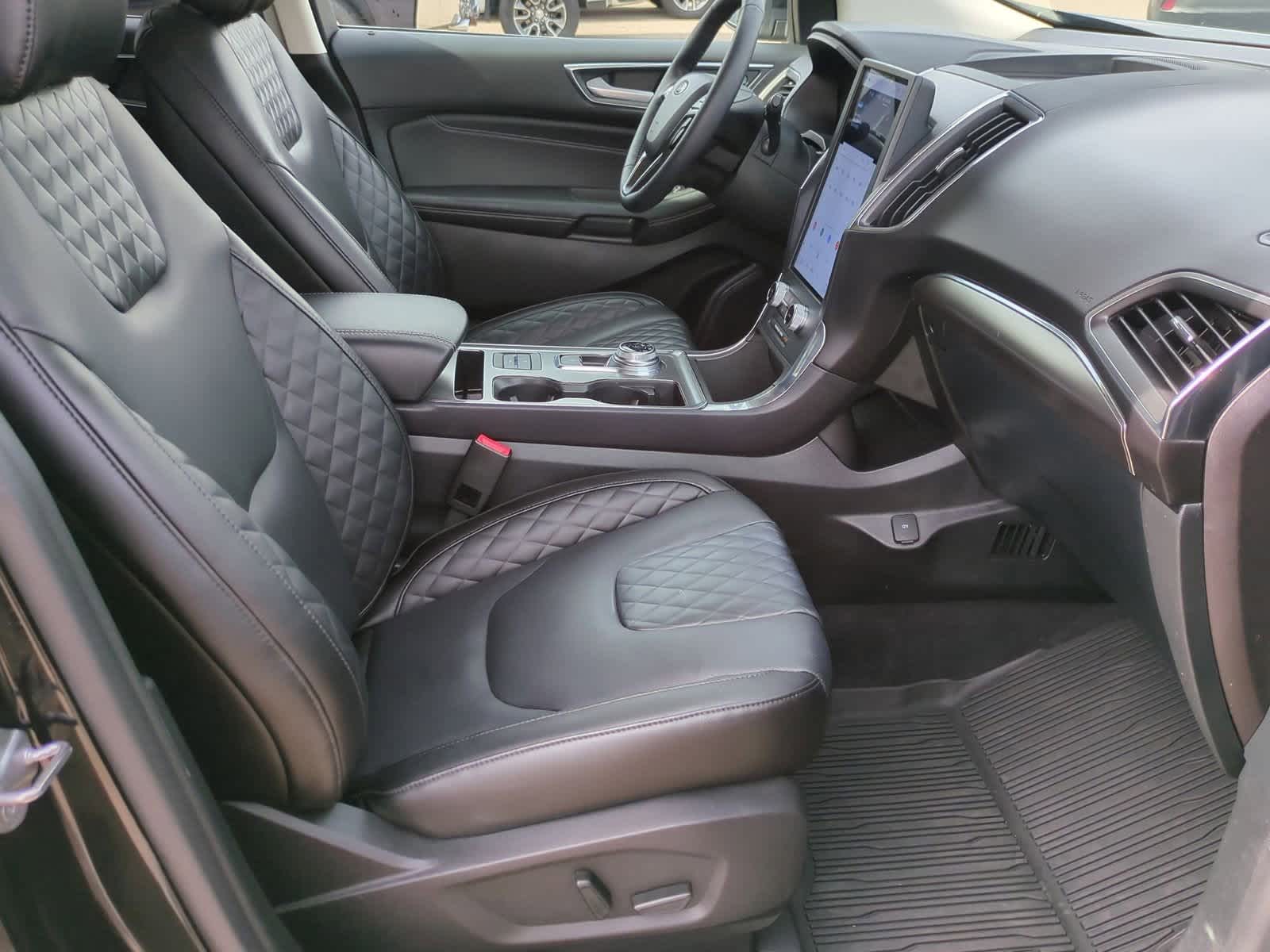 Thumbnail: 2023 Ford Edge - 21