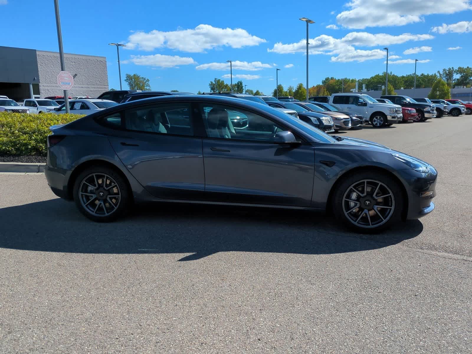 Thumbnail: 2022 Tesla Model 3 - 9