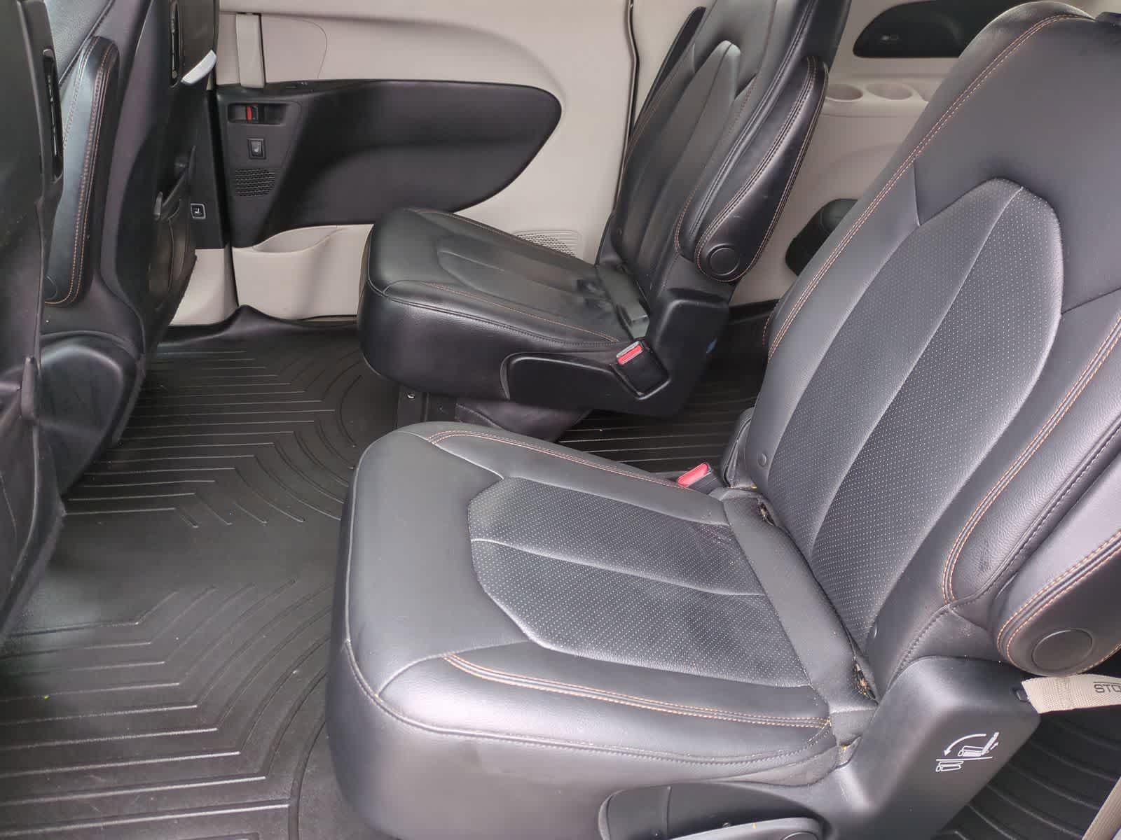 Thumbnail: 2018 Chrysler Pacifica - 15